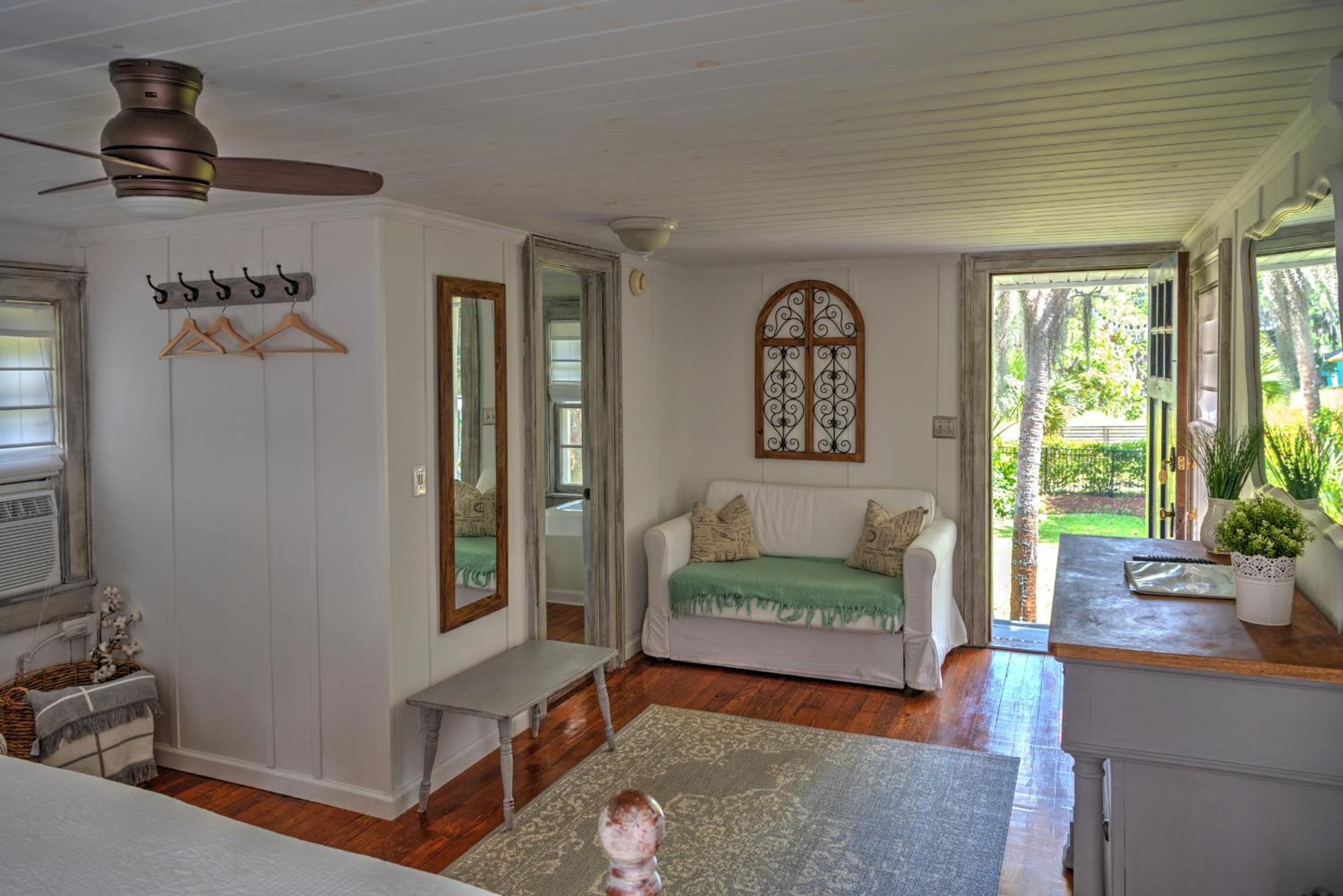 King Room with Balcony photo 2