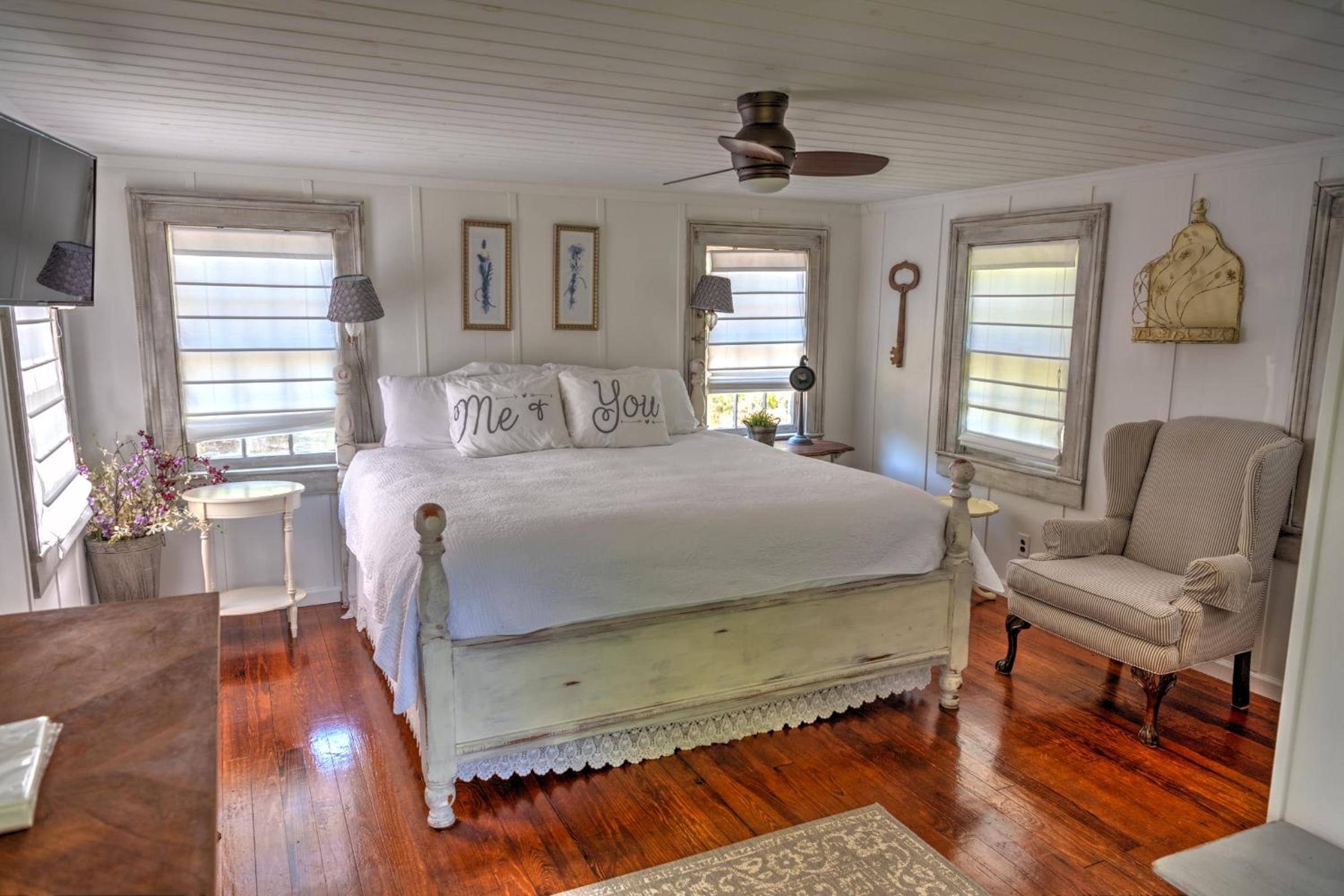 King Room with Balcony photo 3