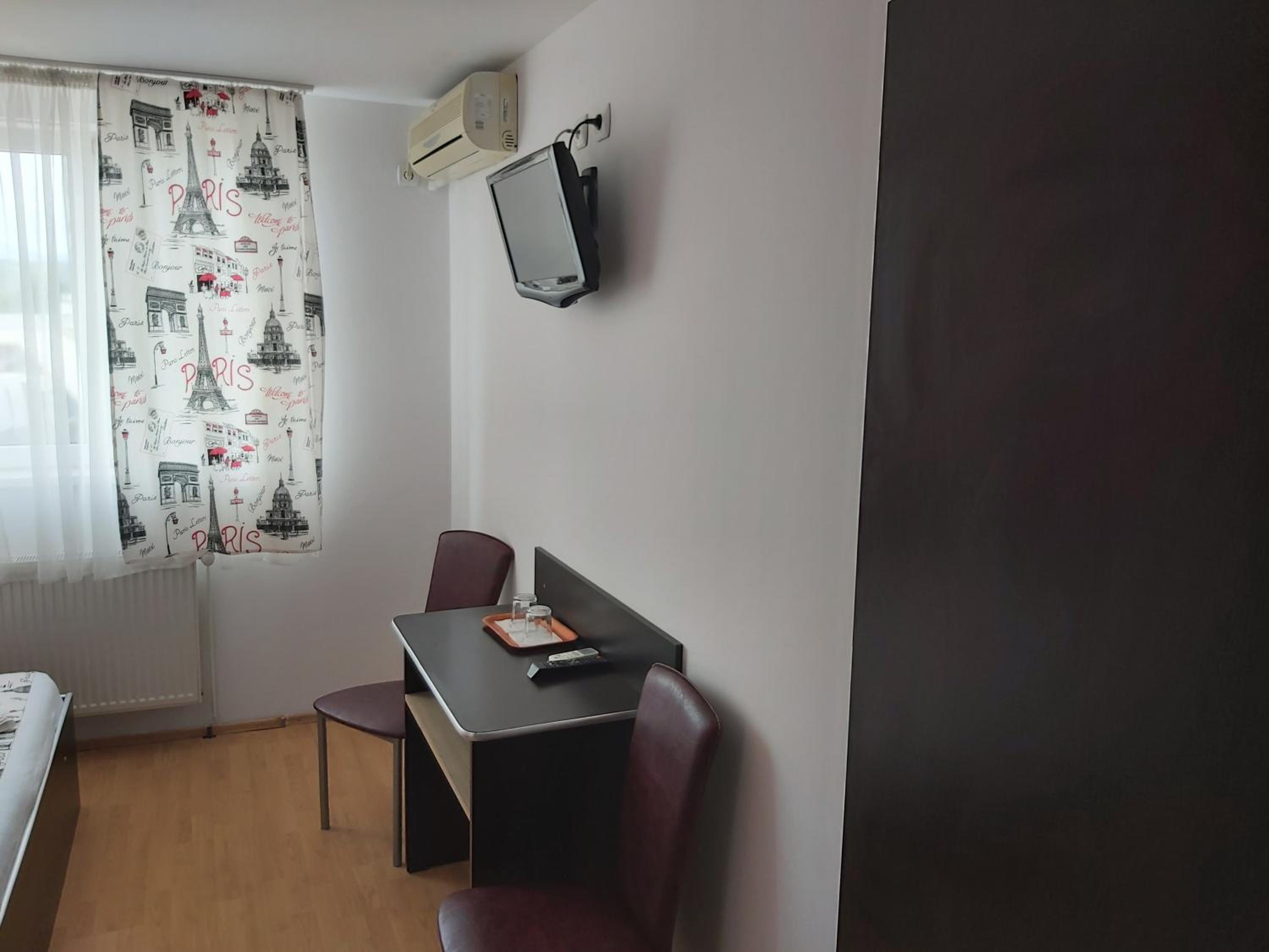 Standard Double Room photo 2