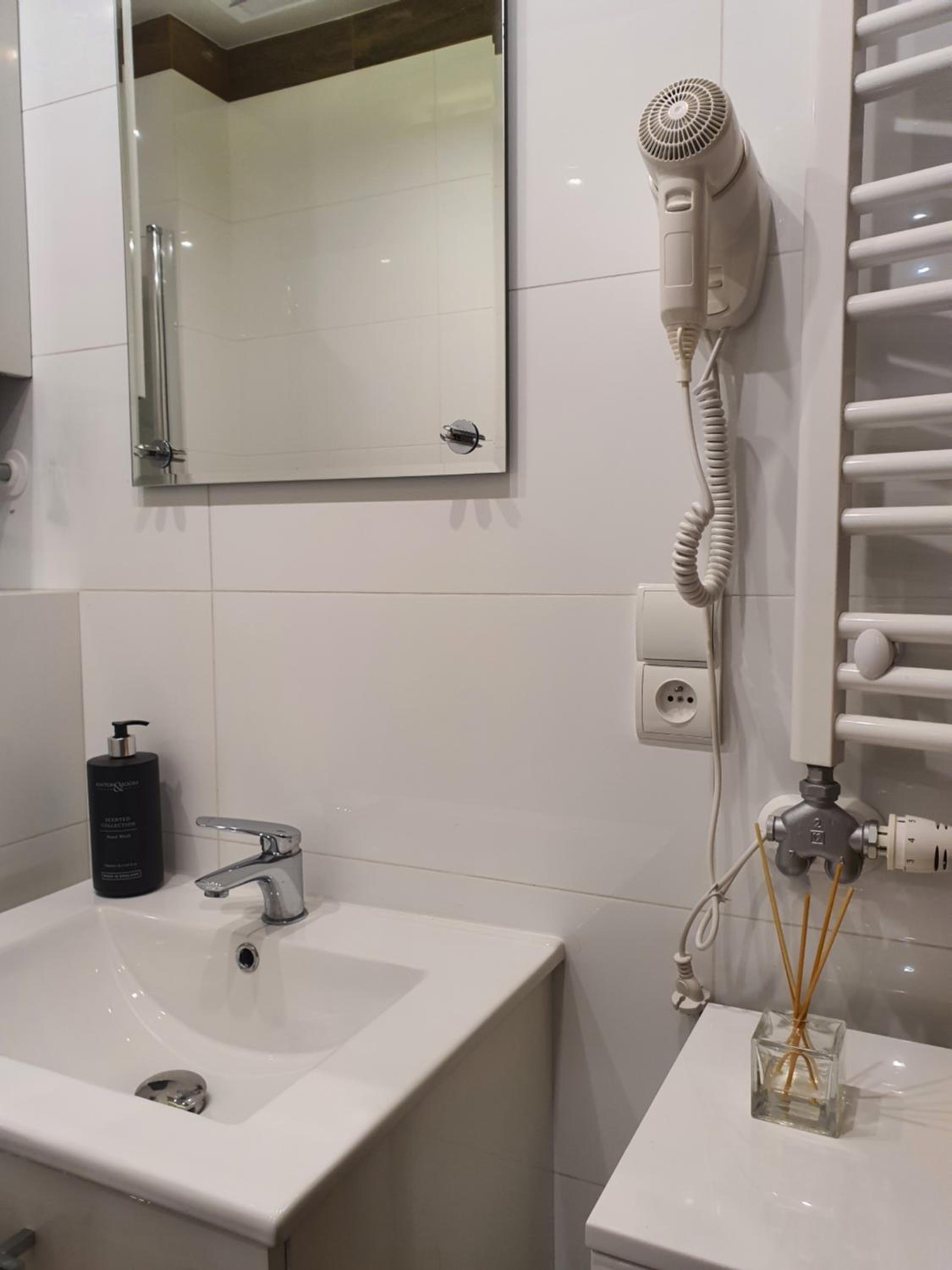 Apartment - Photo 12