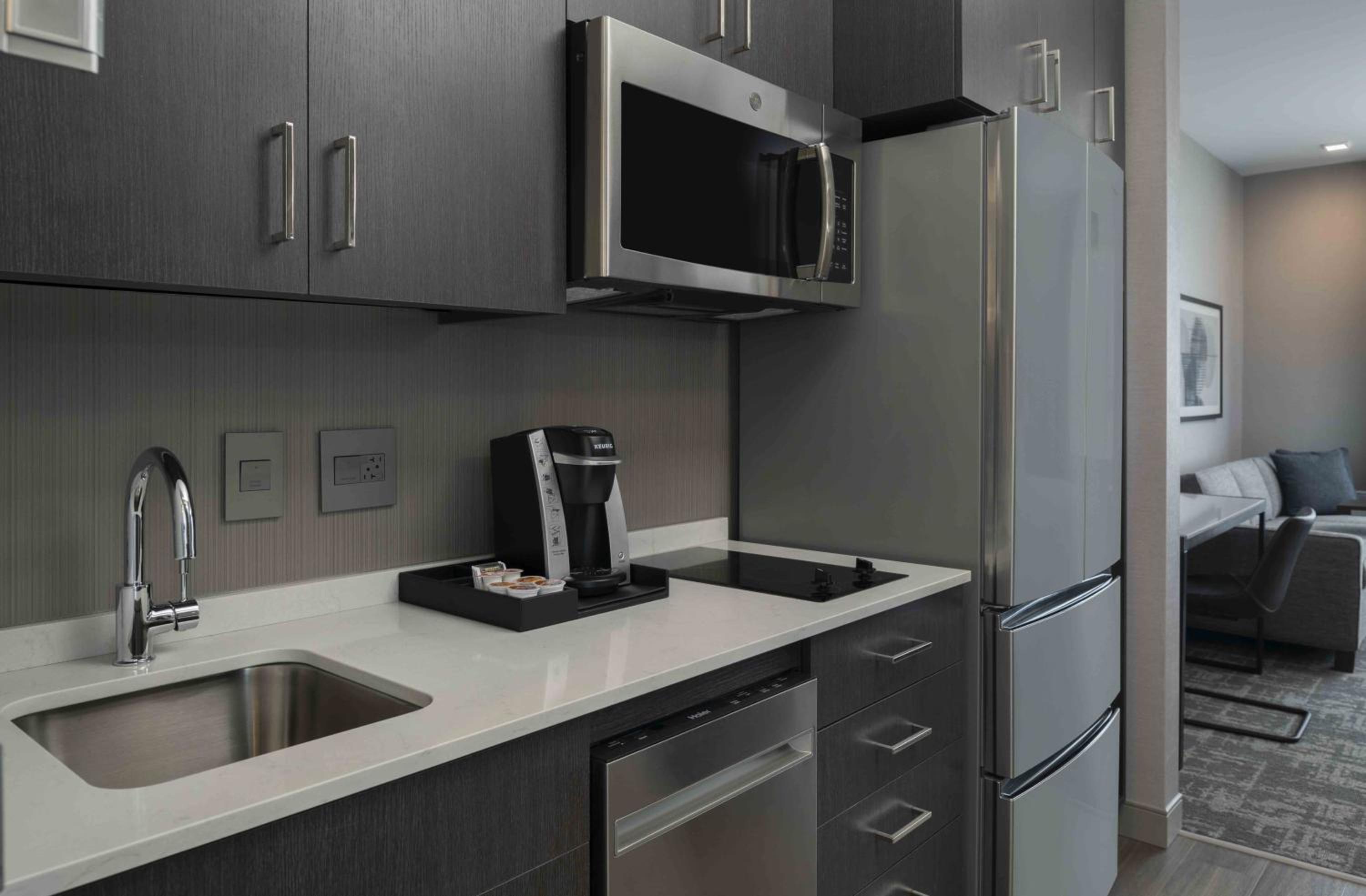 Studio Suite - Photo 6