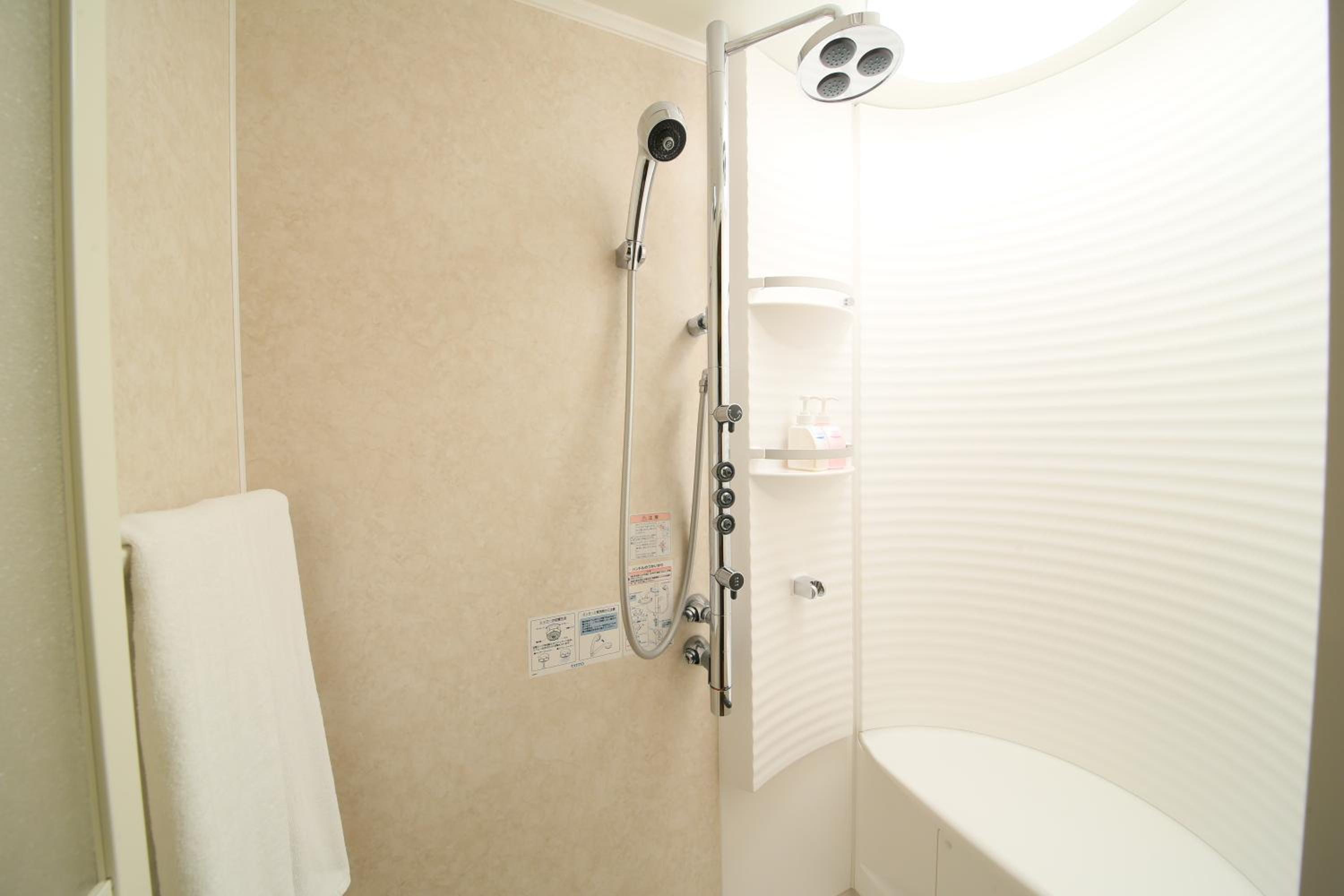 Twin Room with Shower and Tatami Area photo 3