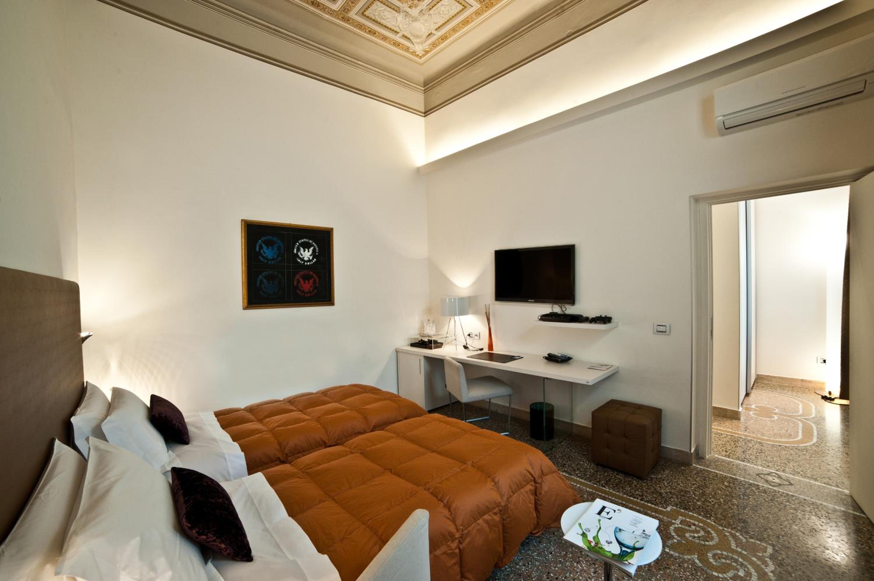 Luxury Double or Twin Room - Photo 21