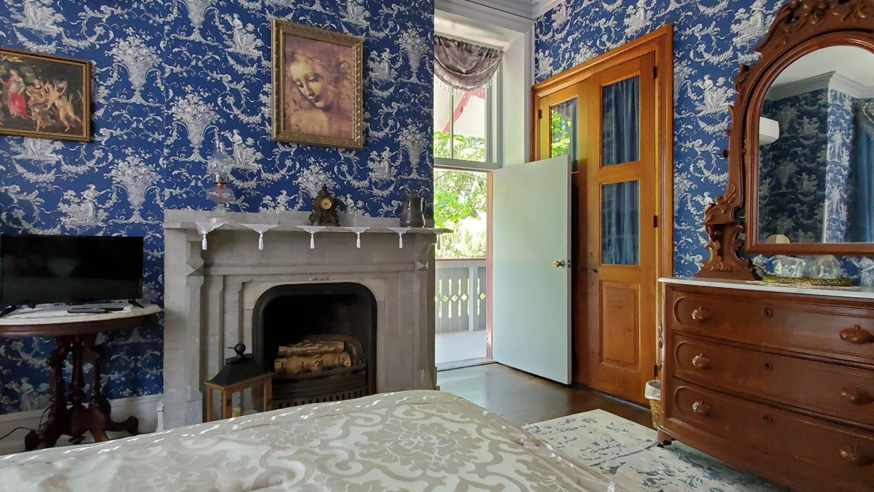 Deluxe Queen Room photo 2