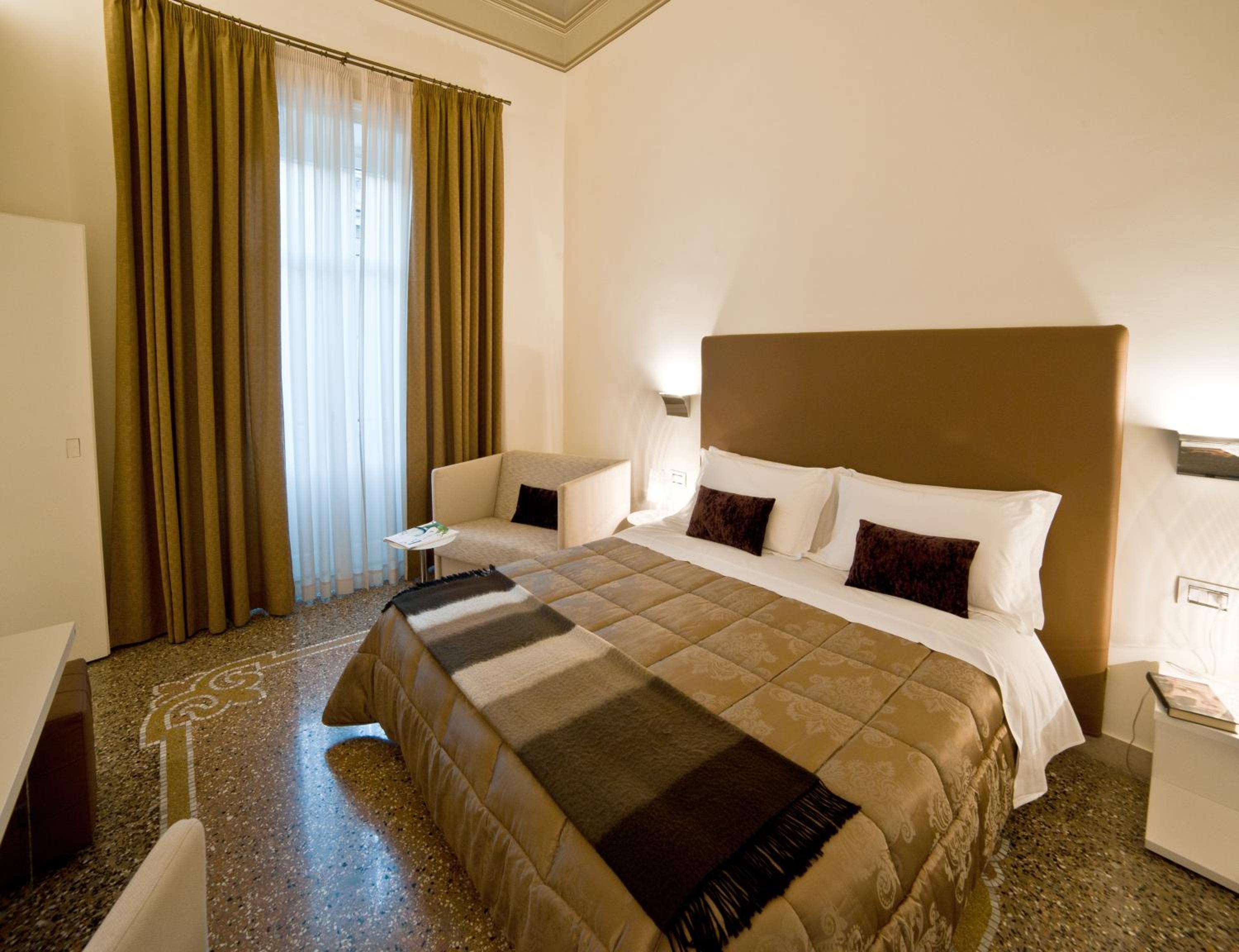 Luxury Double or Twin Room - Photo 29