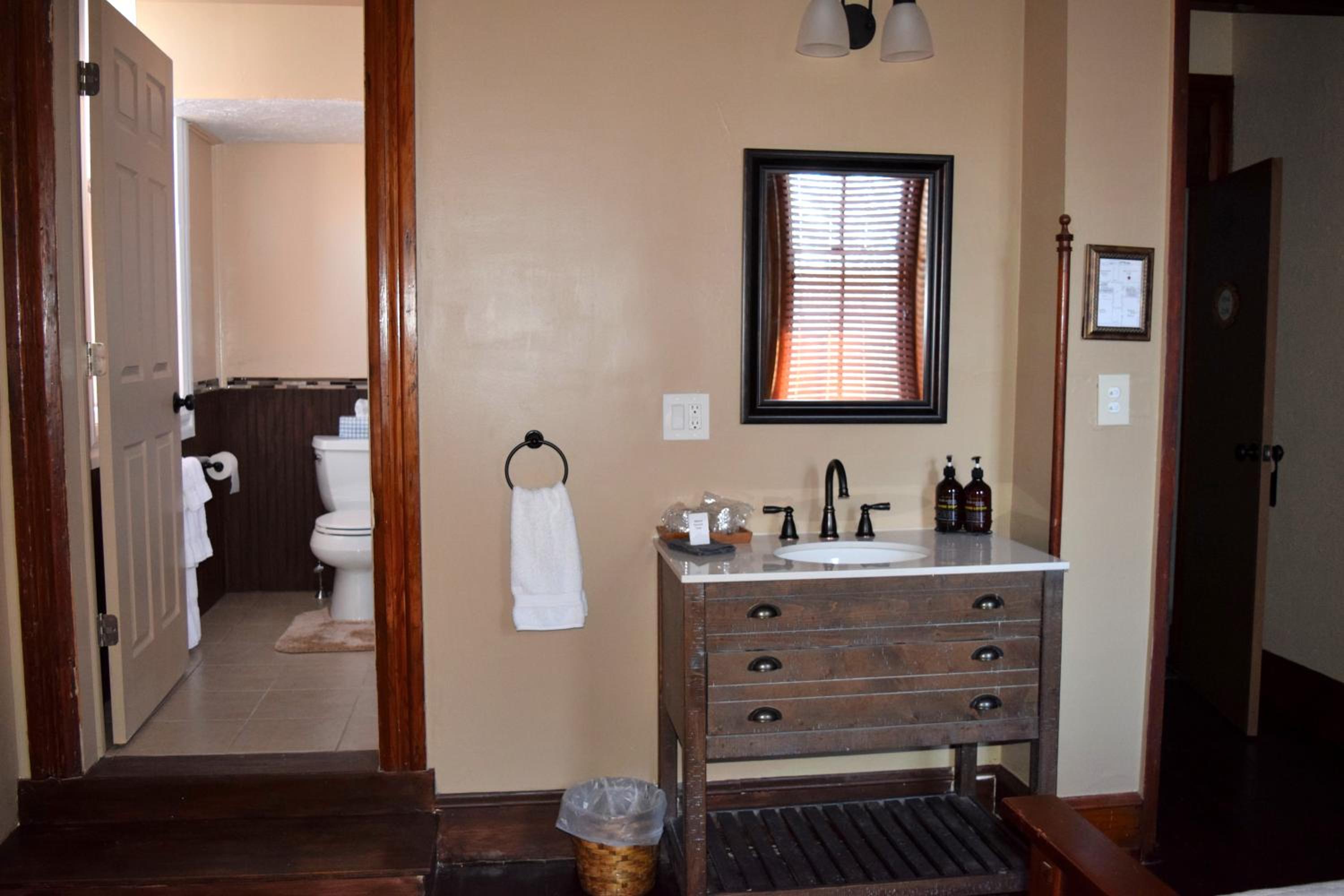 Deluxe Queen Room photo 2