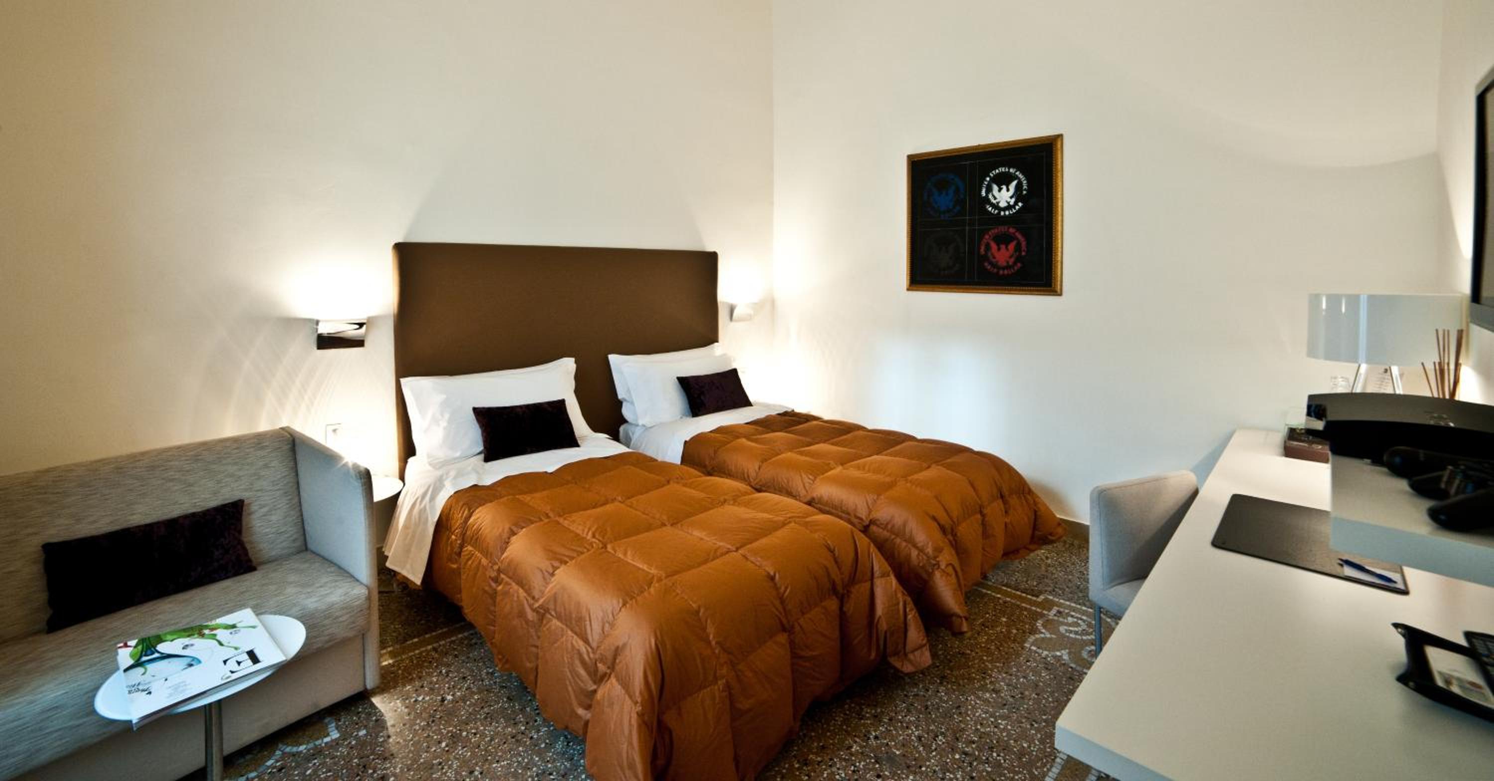 Luxury Double or Twin Room - Photo 23