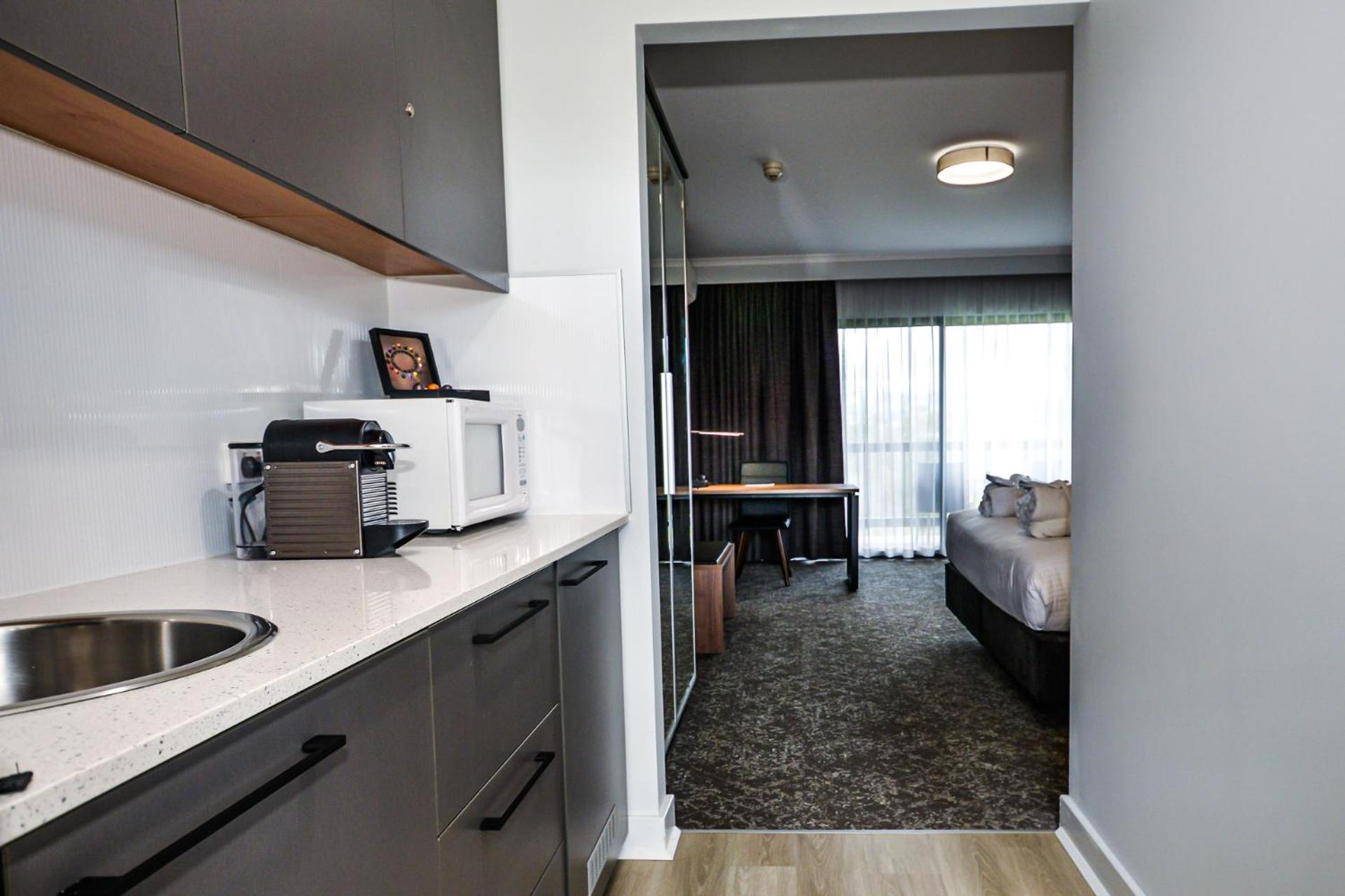 Superior King Room - Photo 5