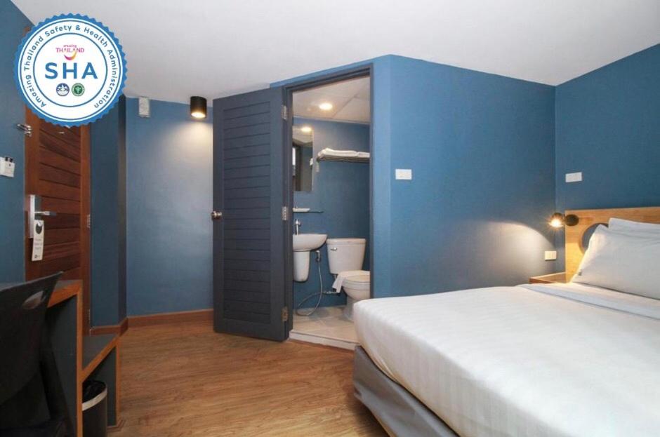 Standard Double or Twin Room photo 2