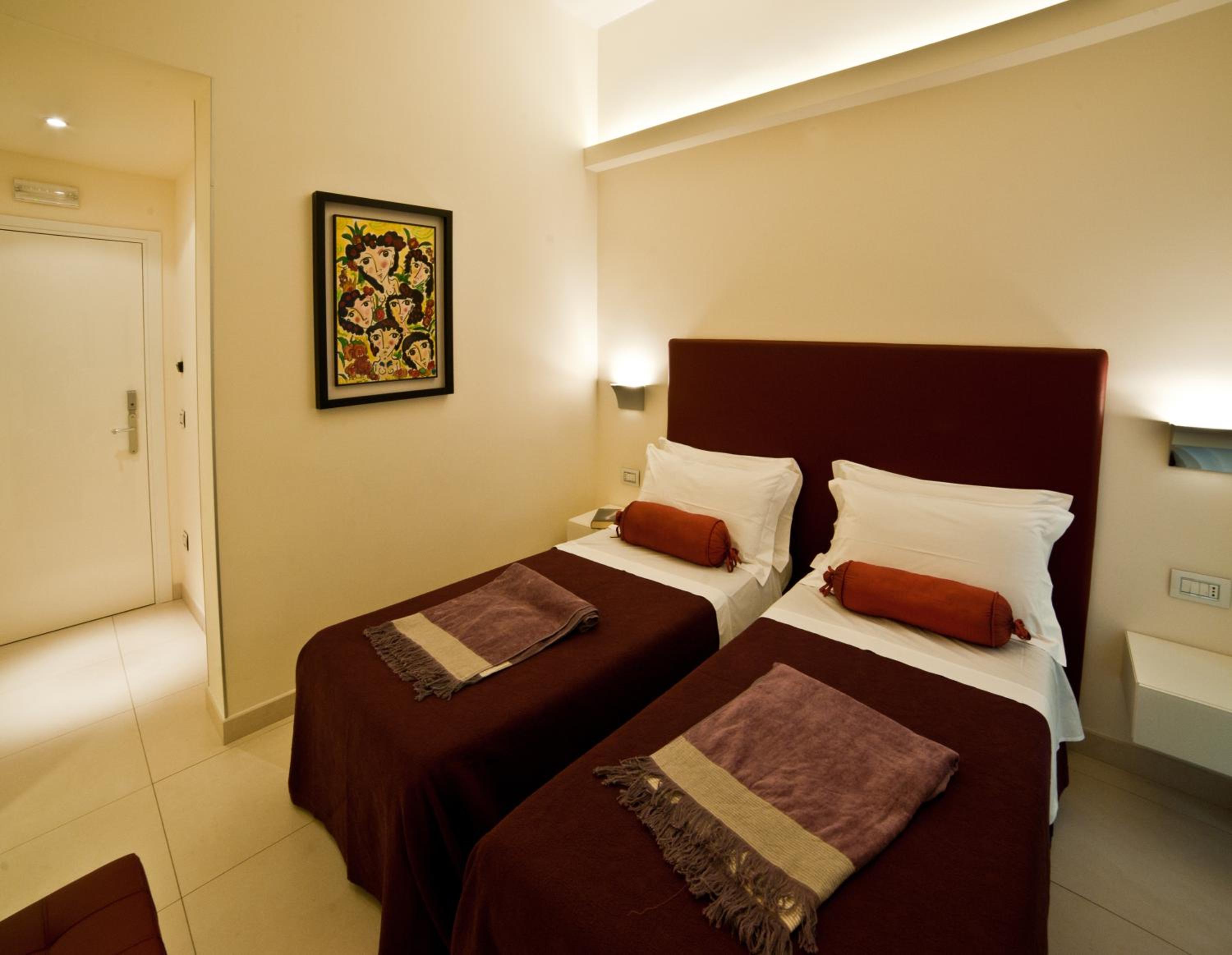 Deluxe Double or Twin Room - Photo 21