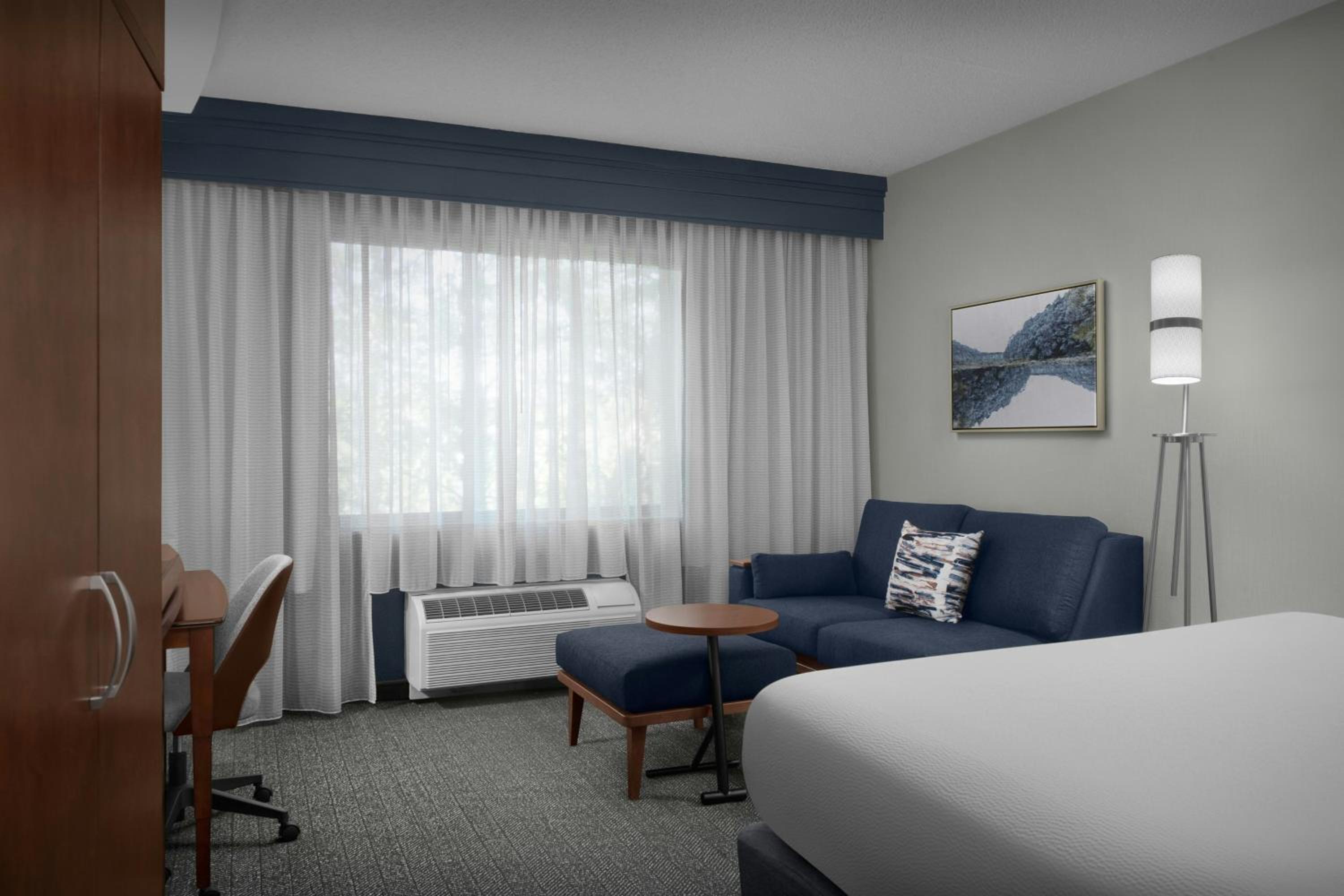 King Room with Bathtub and Sofa Bed - Mobility Access/Hearing Accessible