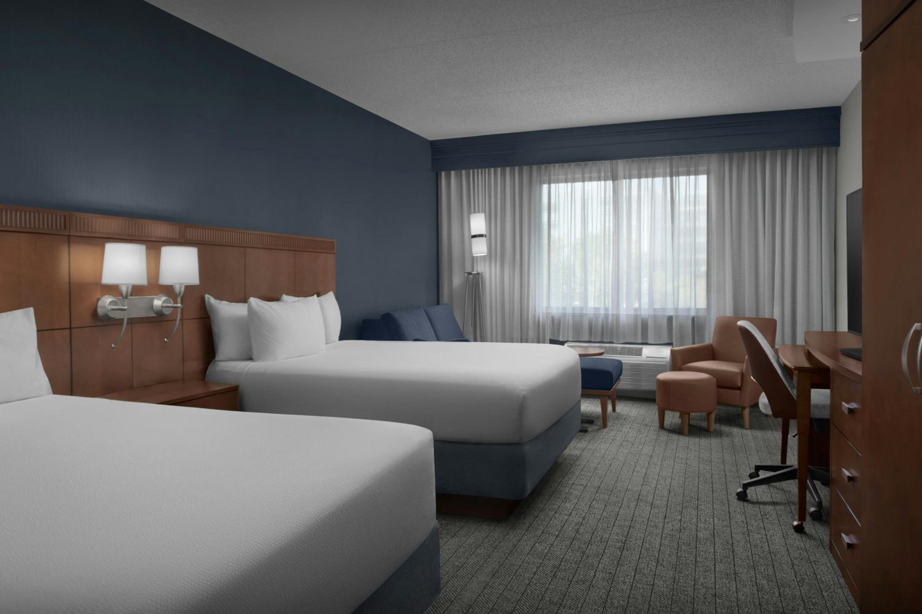 Queen Room with Two Queen Beds and Sofa Bed - Hearing Accessible