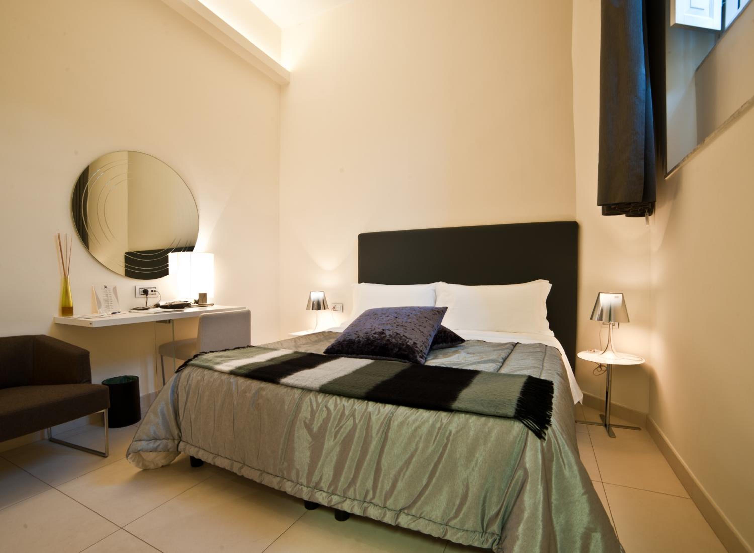 Deluxe Double or Twin Room - Photo 2