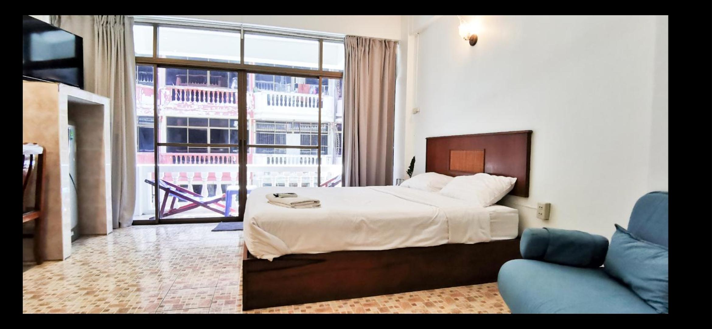 Double Room with Balcony - Photo 4