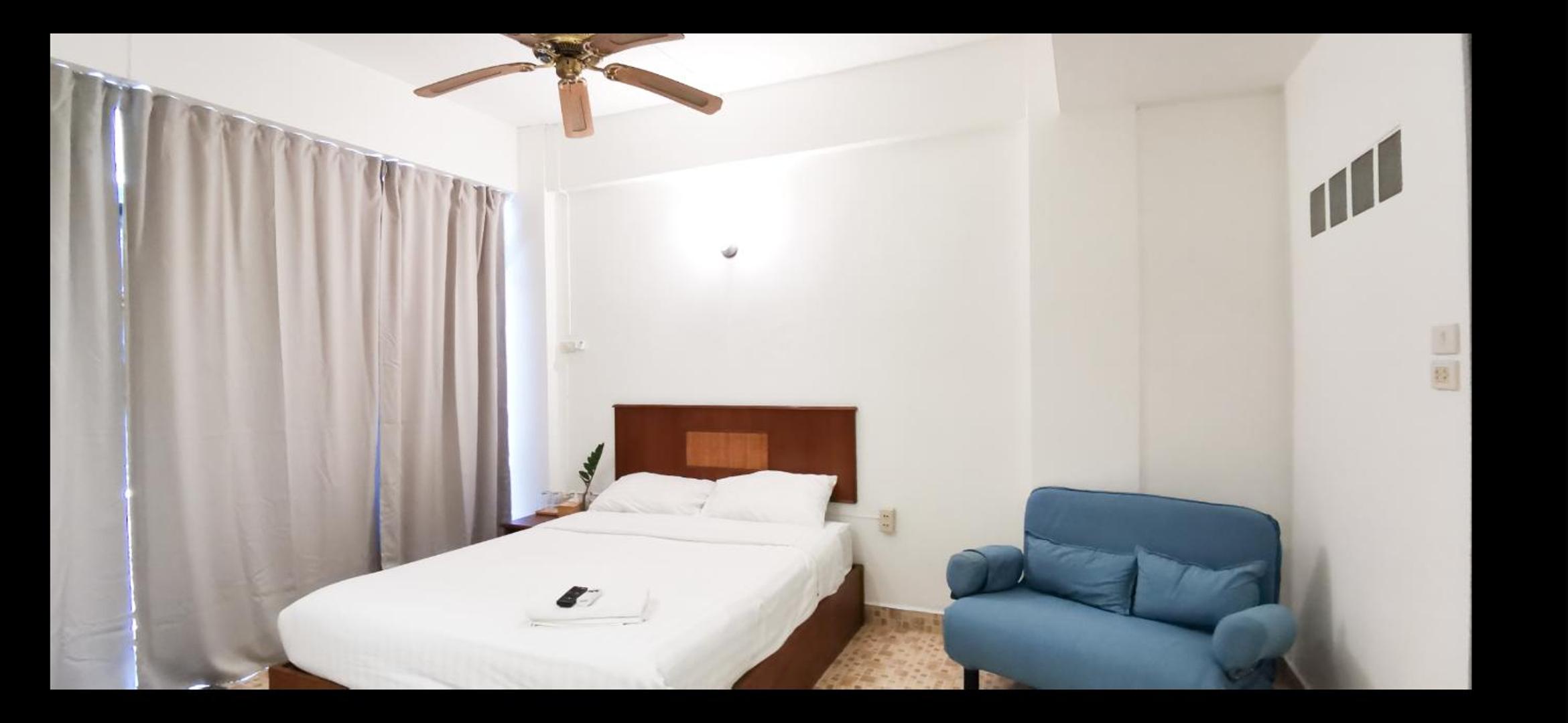 Double Room with Balcony - Photo 24