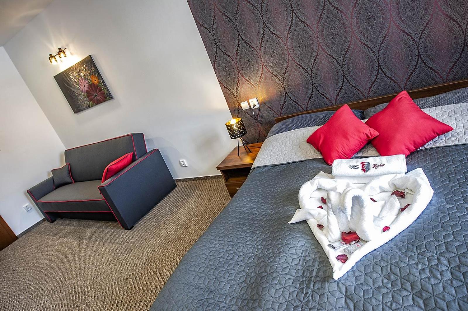 Large Double Room - Photo 5