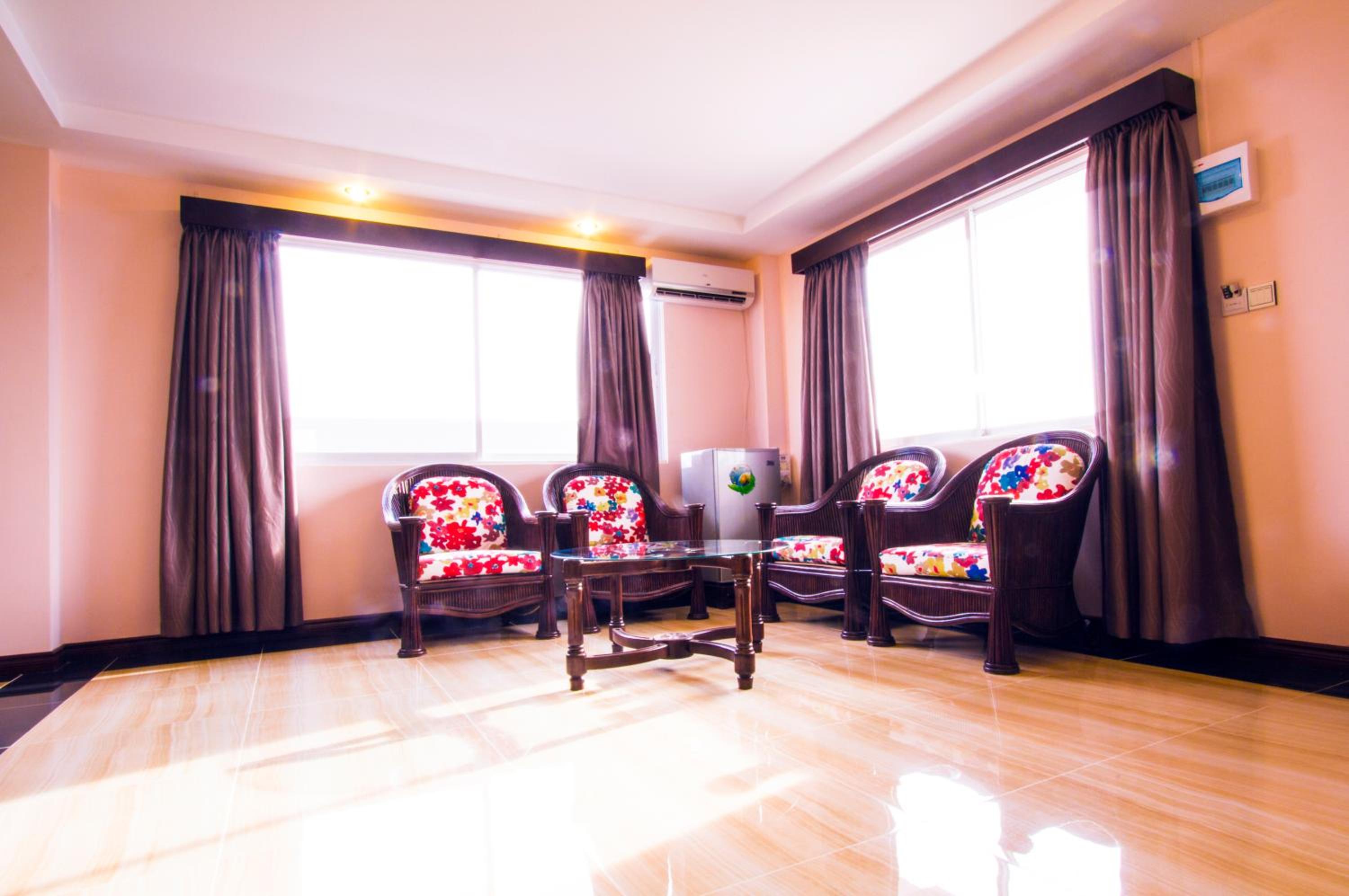 Penthouse Studio photo 3