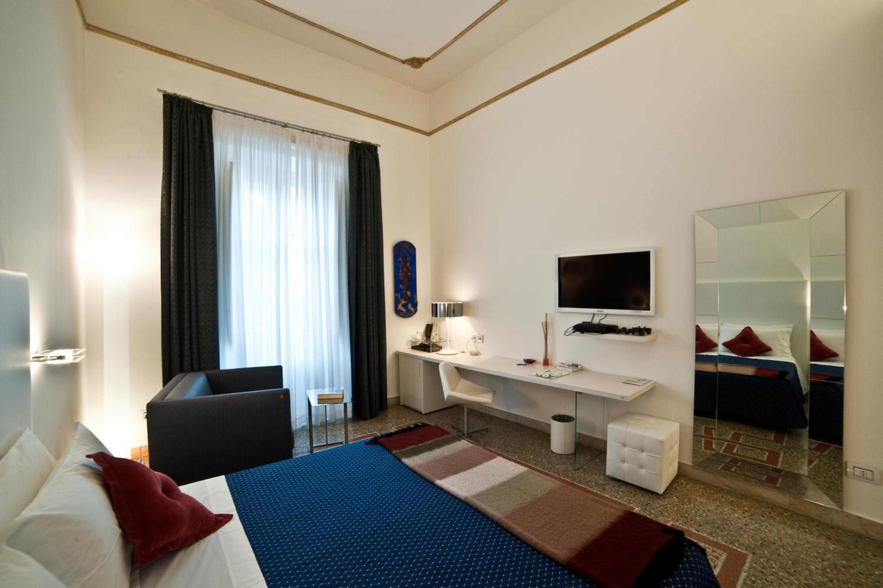 Triple Room - Photo 18