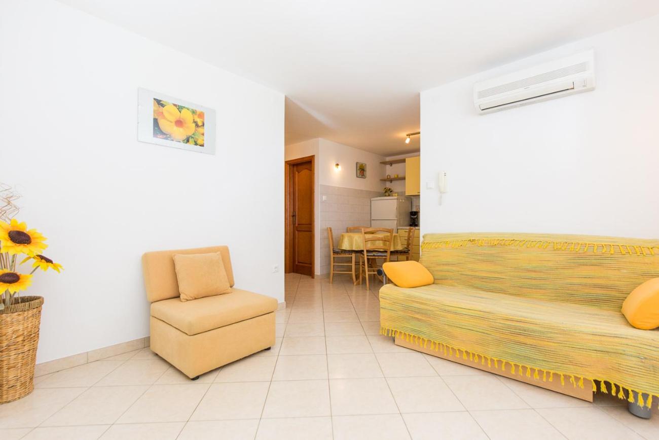 Apartment with Sea View photo 2
