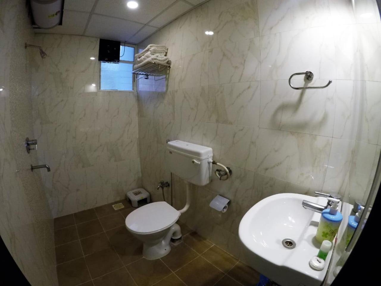 Deluxe Double Room with Balcony - Photo 3