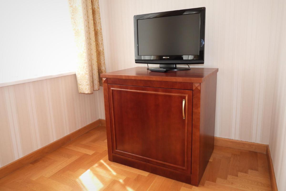 Single Room with Private Bathroom photo 3