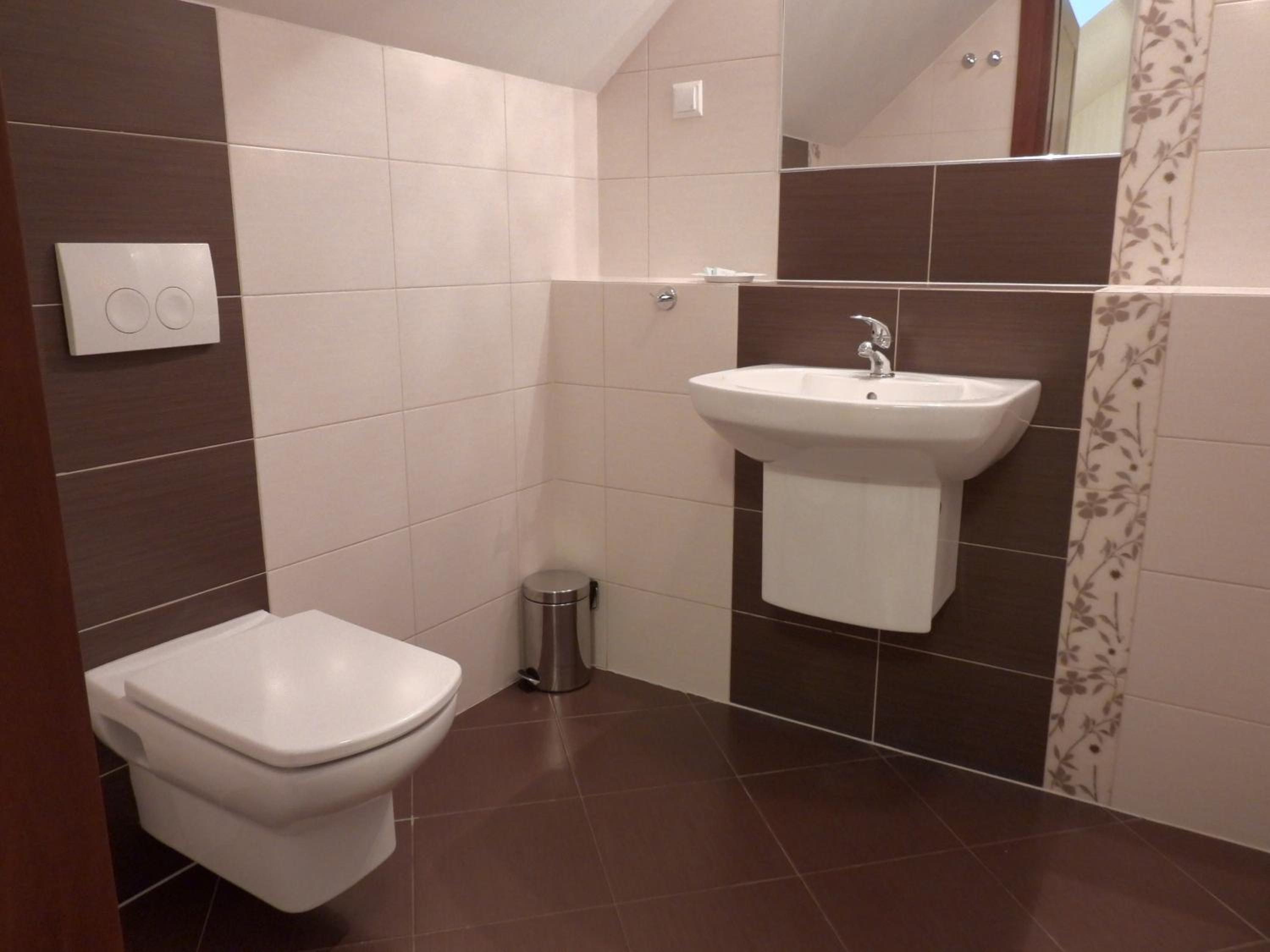 Single Room with Private Bathroom photo 2