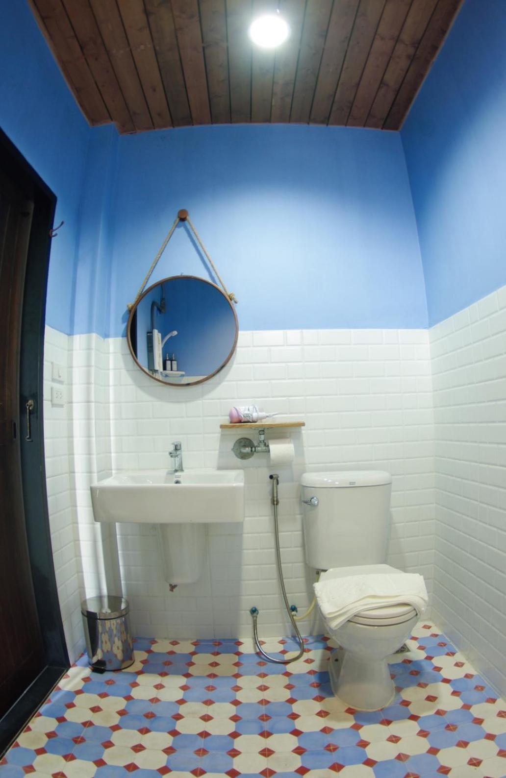 Queen Room with Balcony photo 2