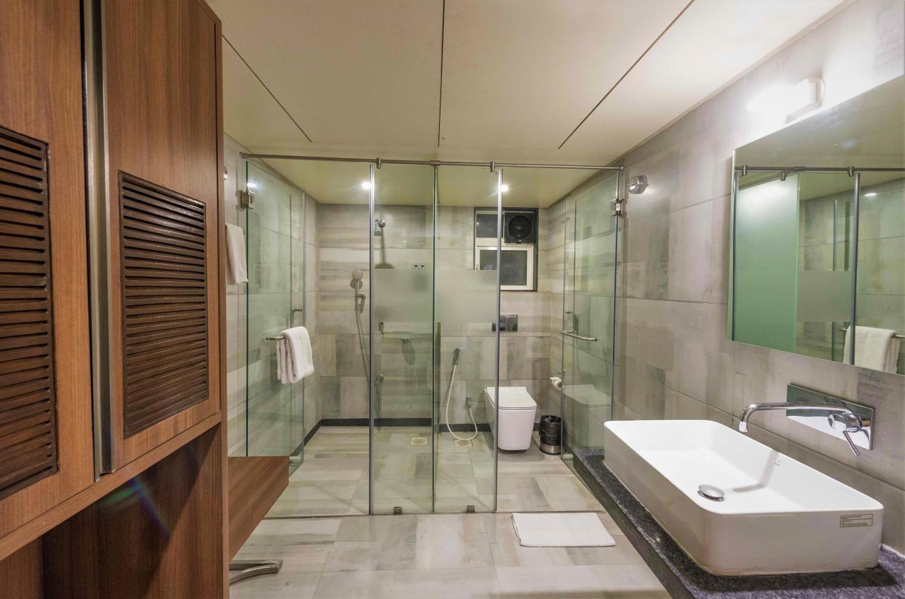 Executive Room - Photo 8