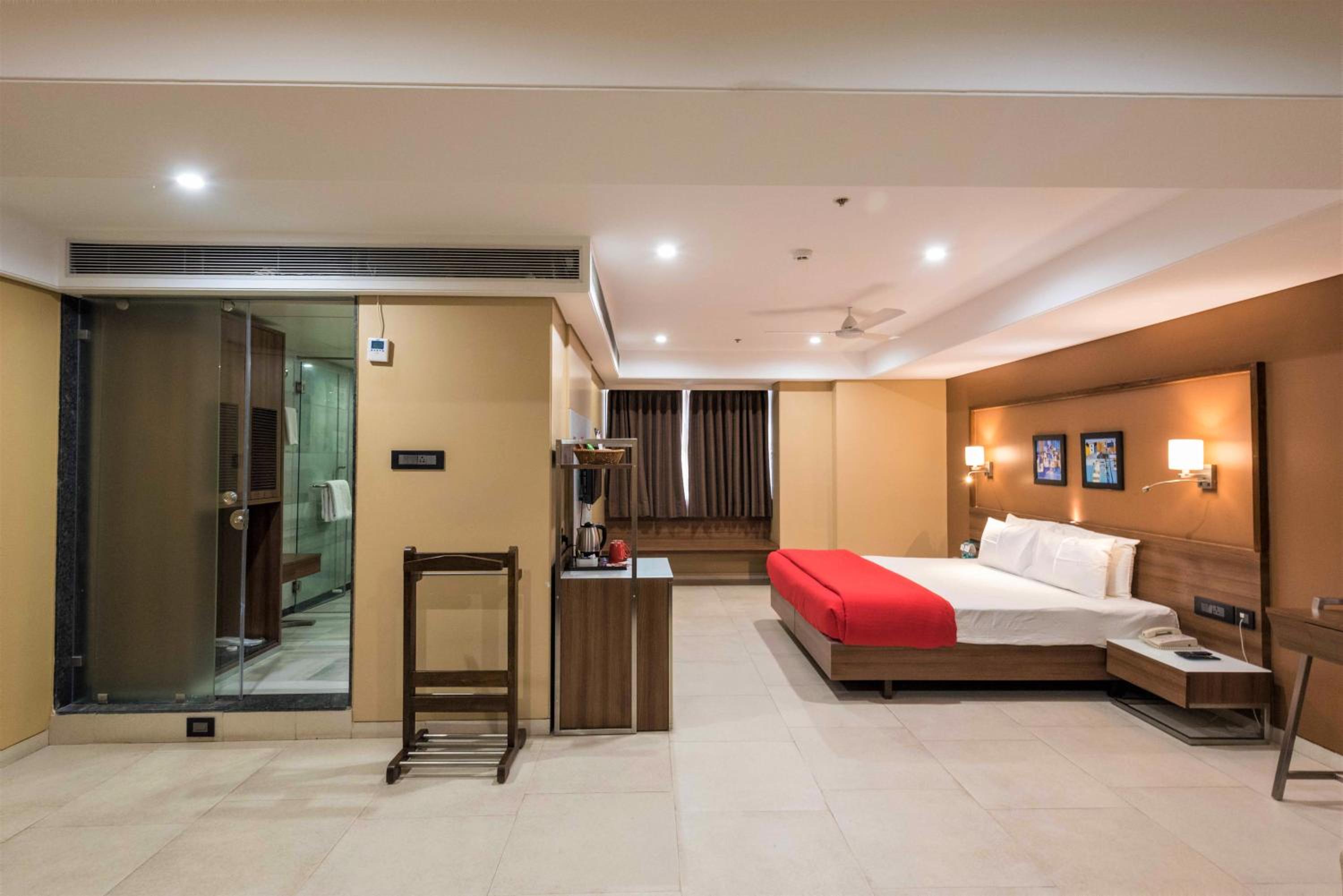 Suite Room - Photo 3