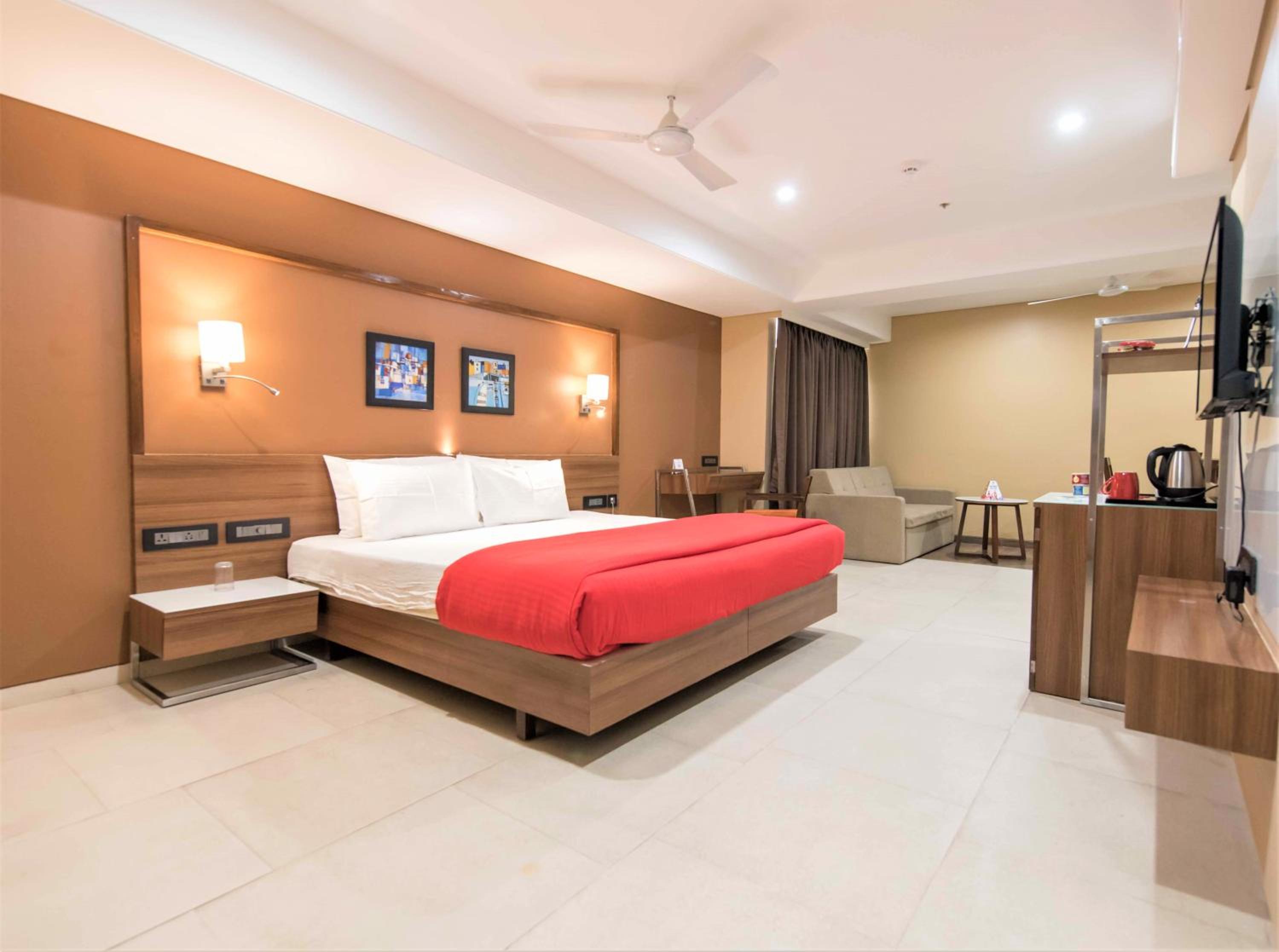 Suite Room - Photo 7