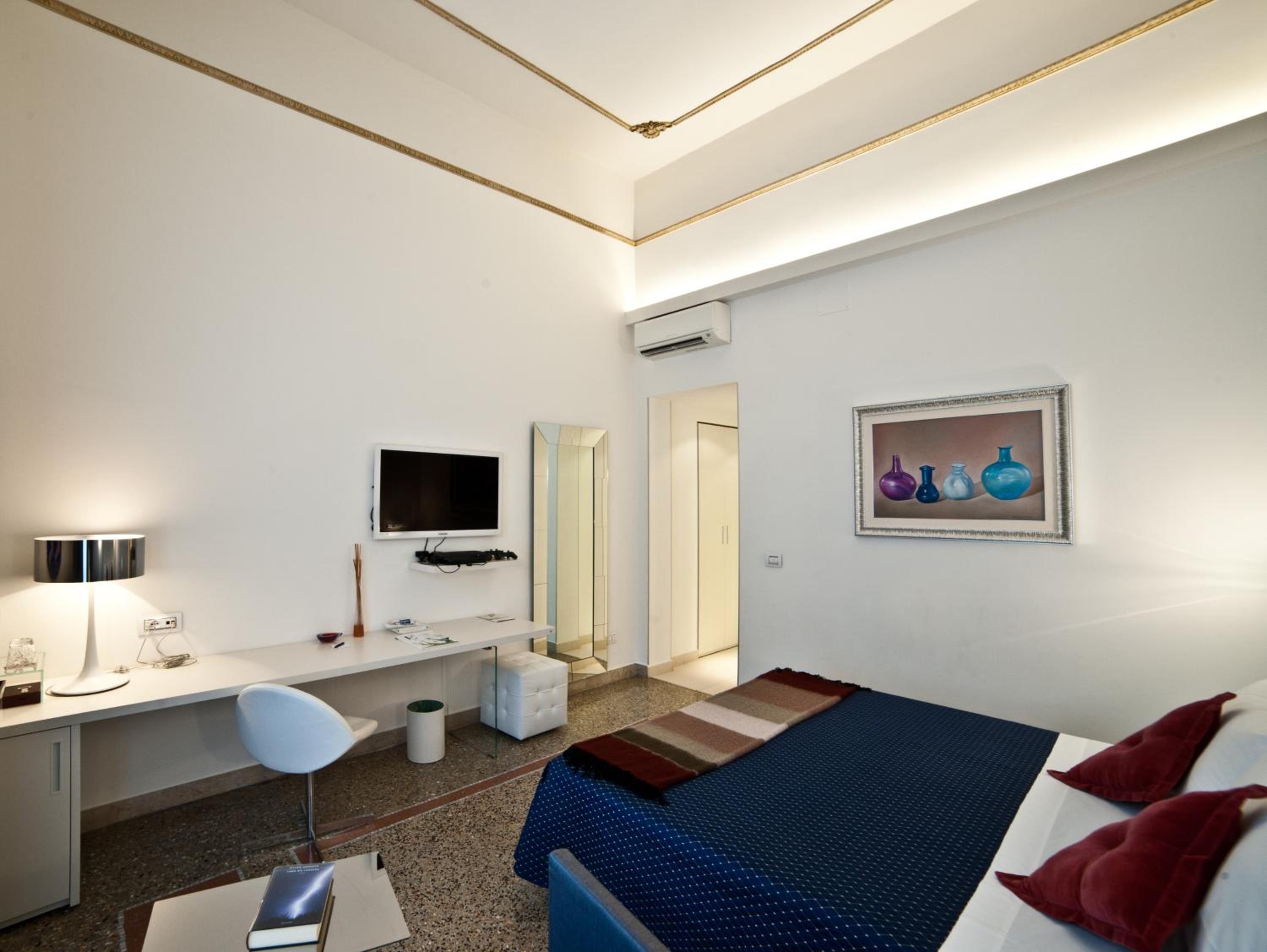 Triple Room - Photo 17