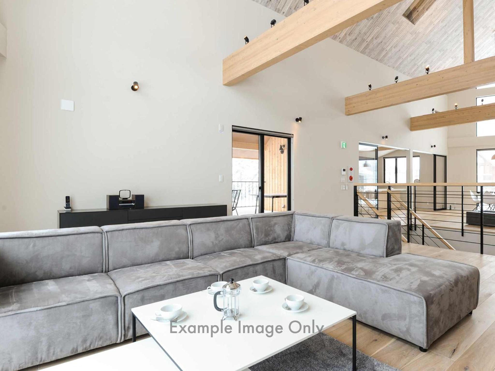 5 Bedroom  photo 1