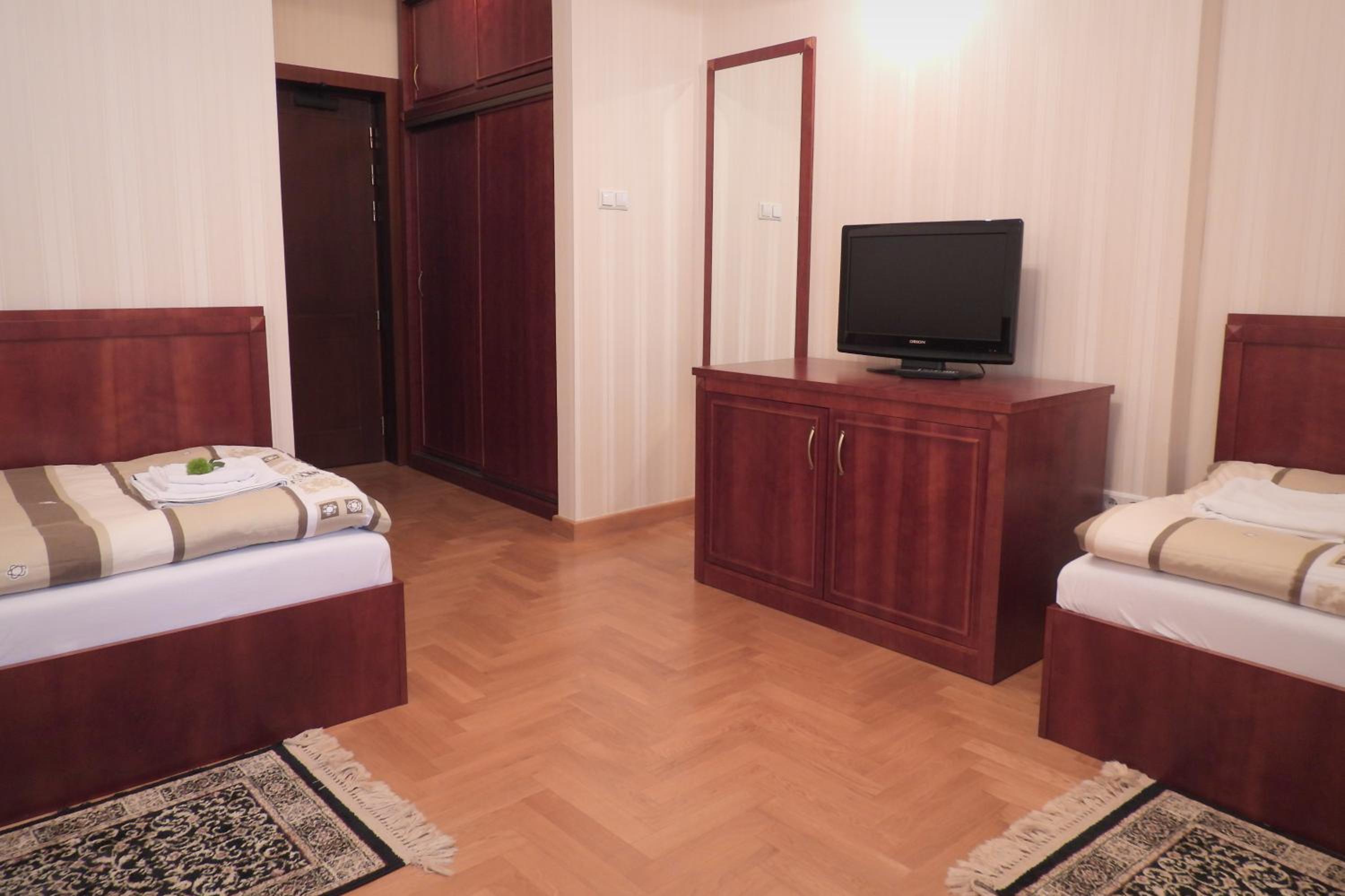 Double Room with Private Bathroom photo 2