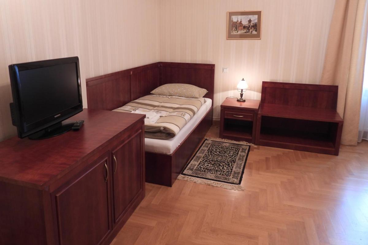 Double Room with Private Bathroom photo 1