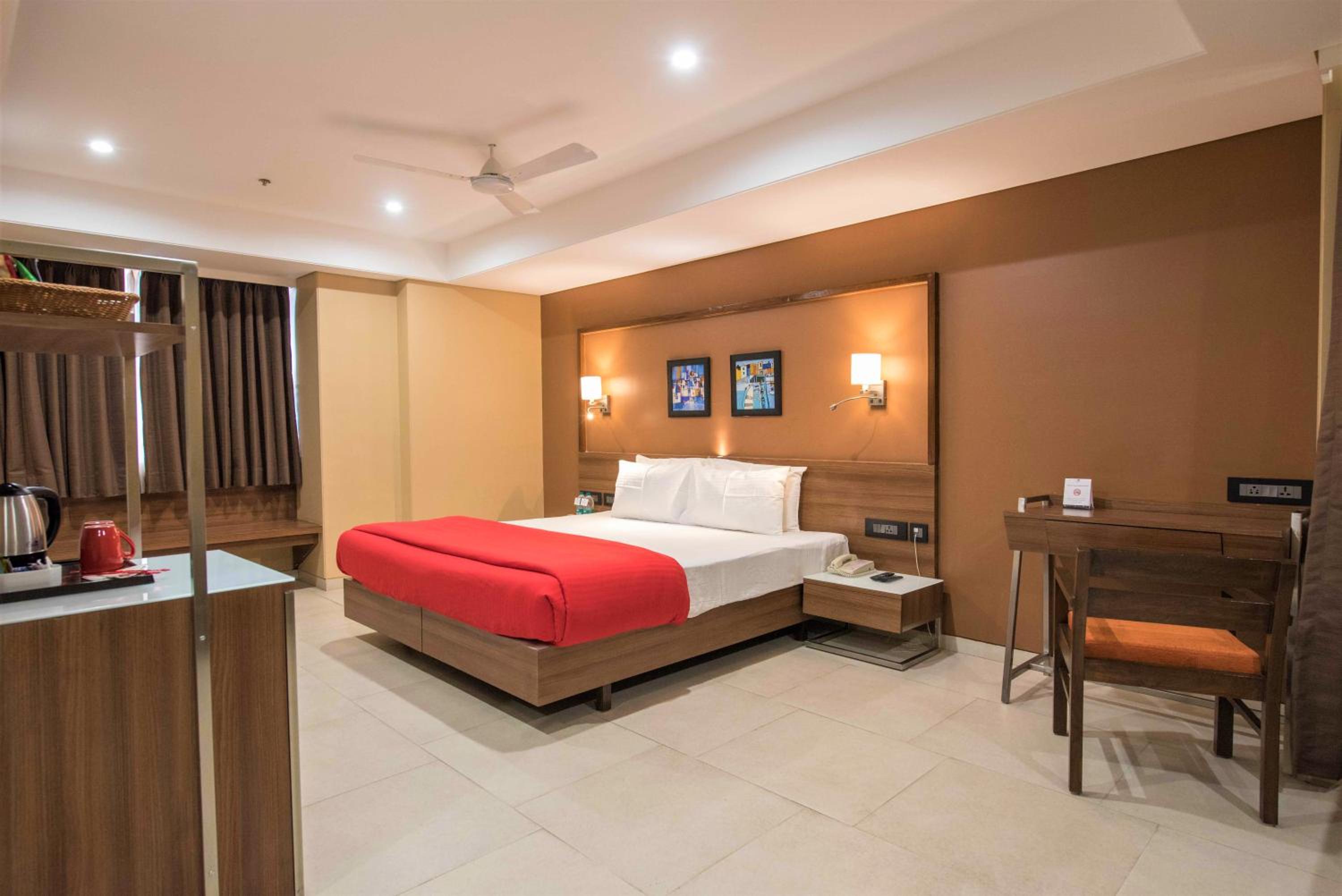 Executive Room - Photo 1