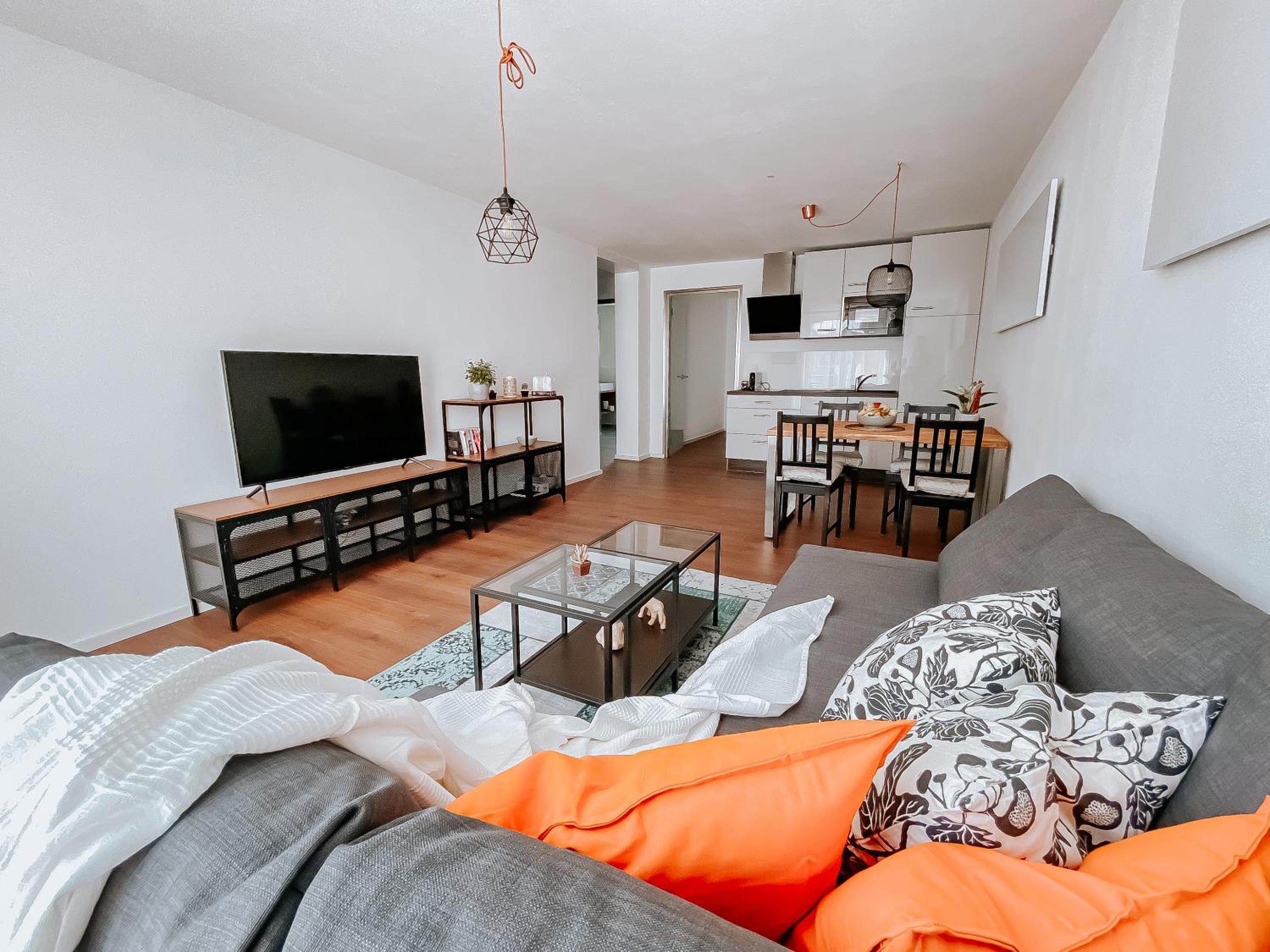 One-Bedroom Apartment photo 1