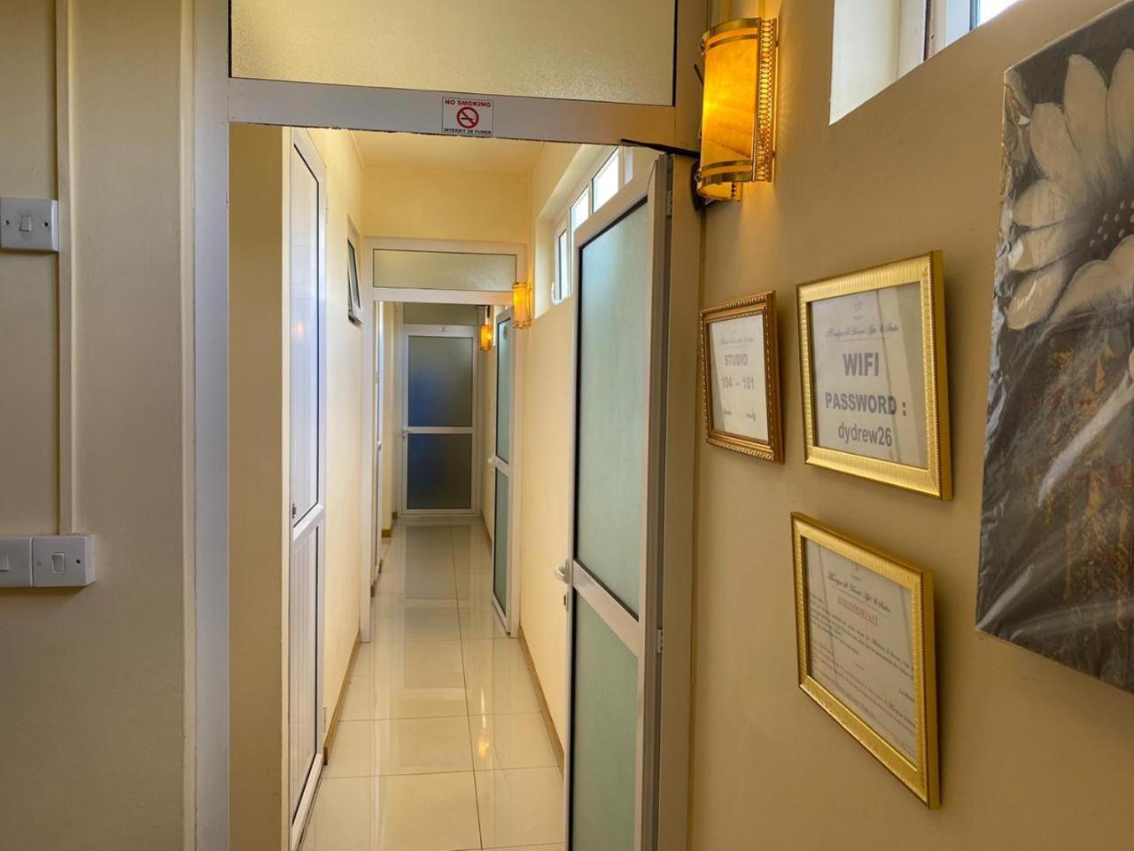 Two Studios with Connecting Door photo 3