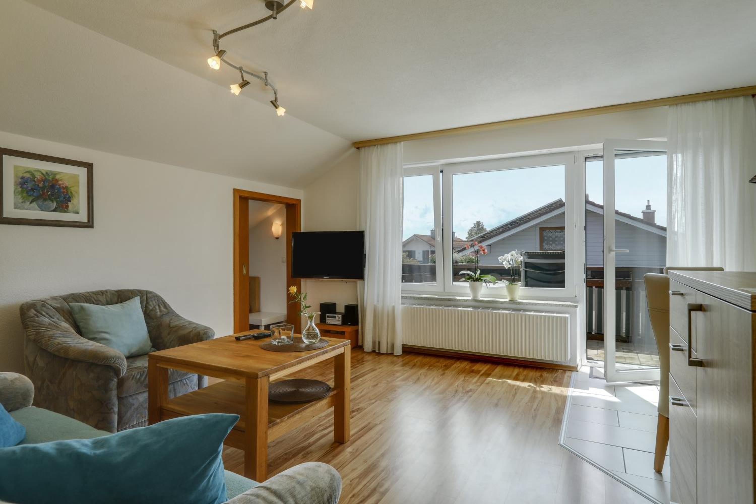 Two-Bedroom Deluxe Apartment with Balcony photo 3