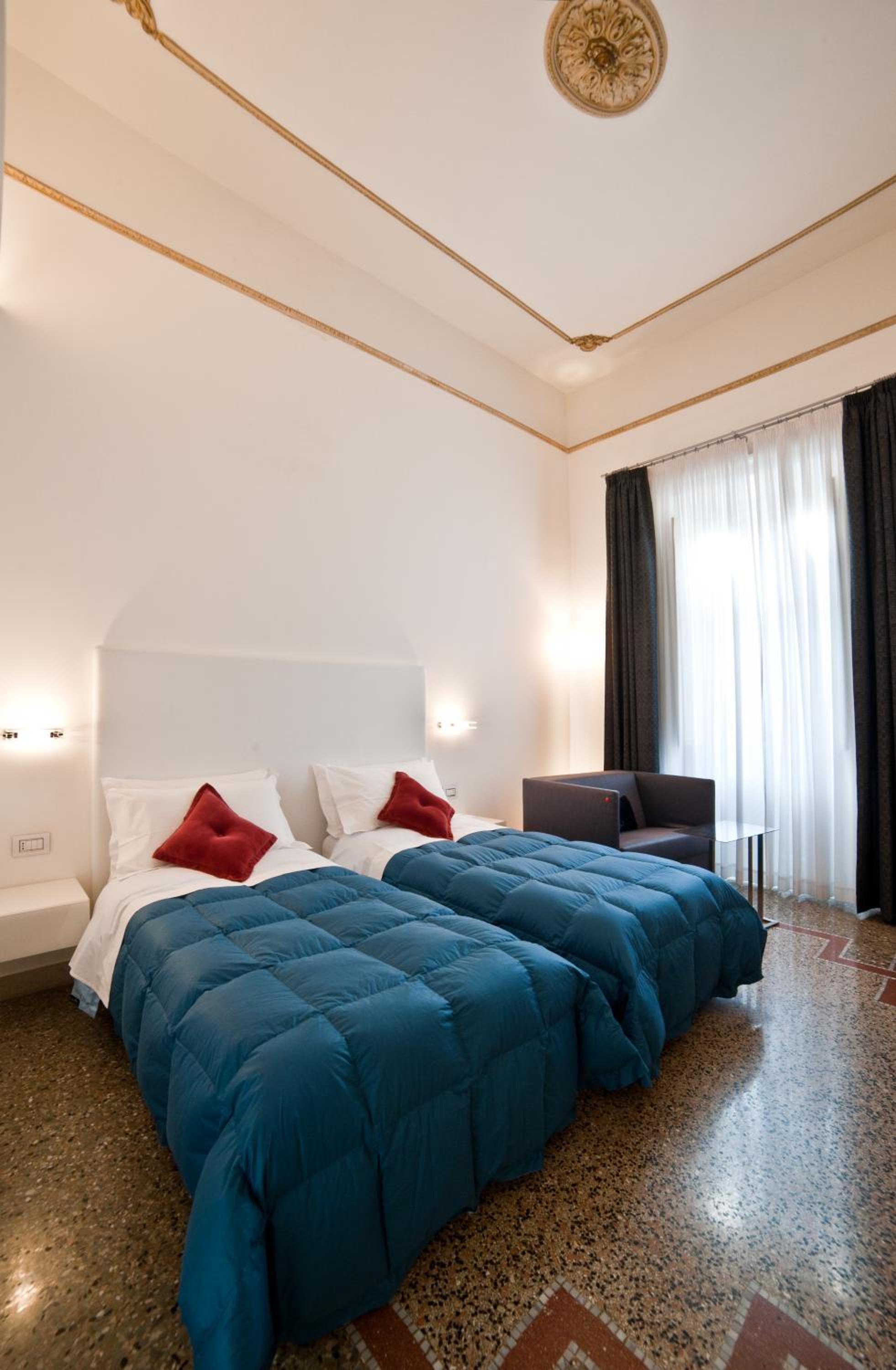 Triple Room - Photo 7
