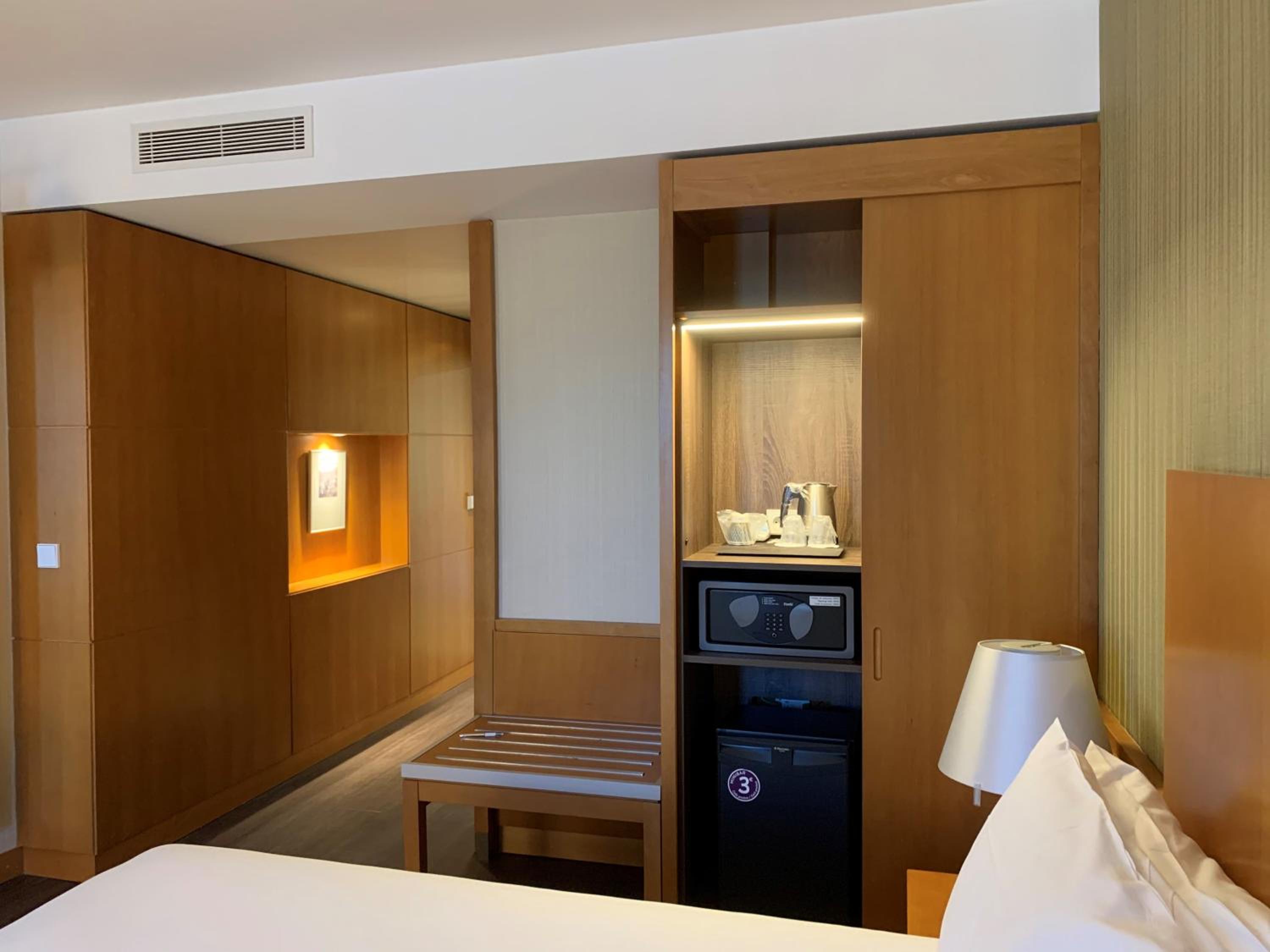 Standard Double Room - Photo 9