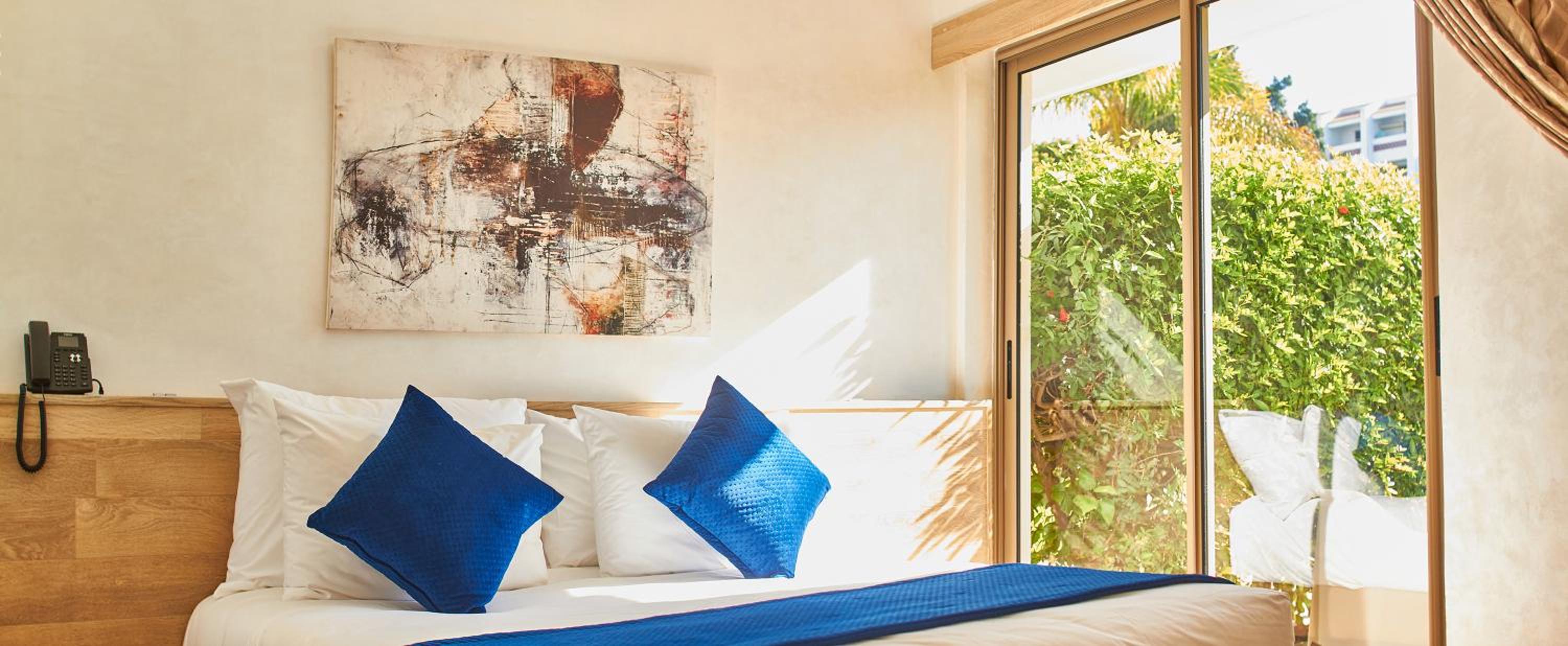 Double Room with Pool View Terrace photo 1