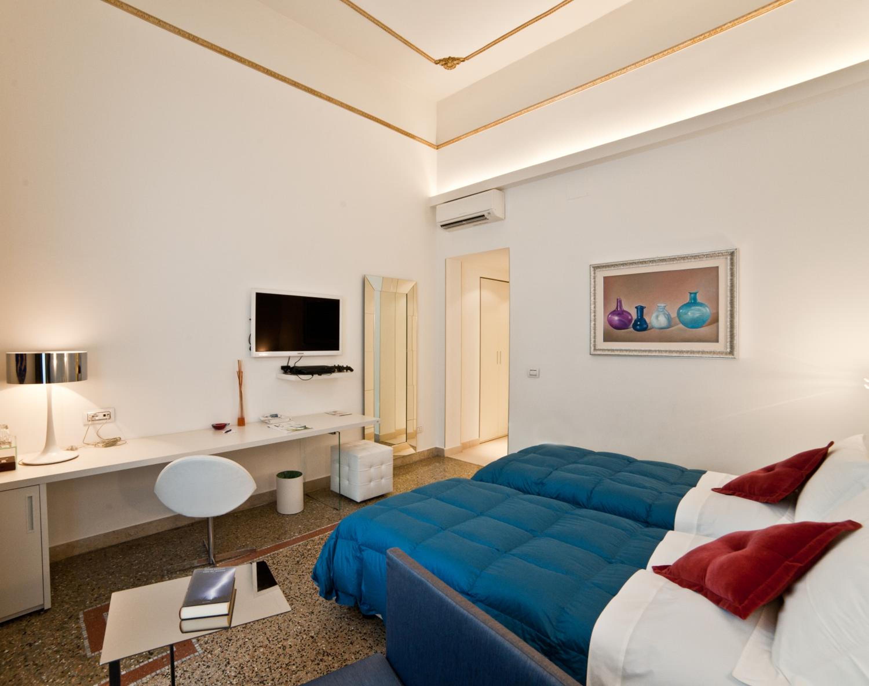 Luxury Double or Twin Room - Photo 16