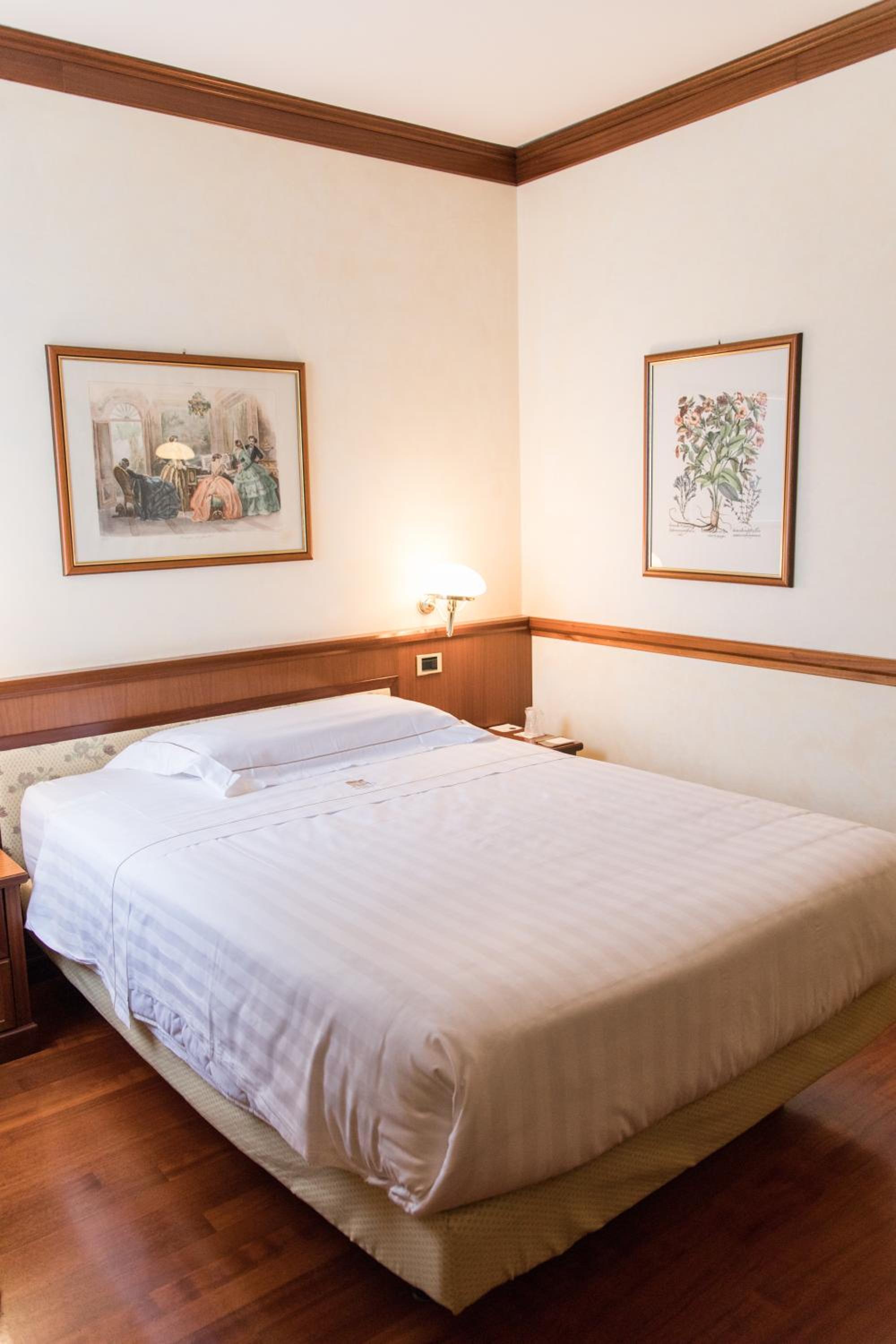 Compact Room photo 2