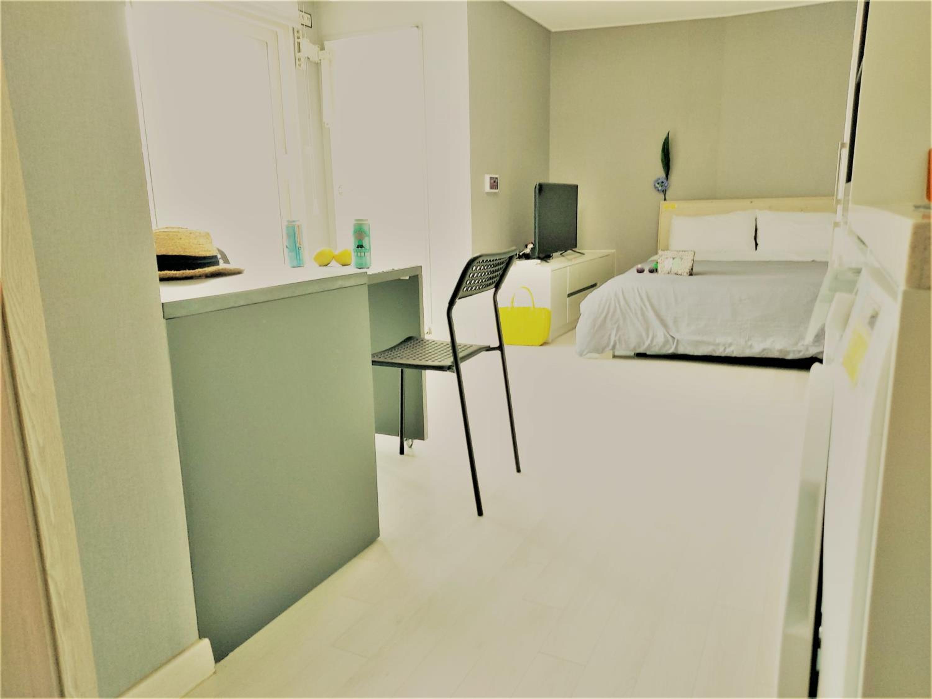 Queen Room with Sea View - Photo 36