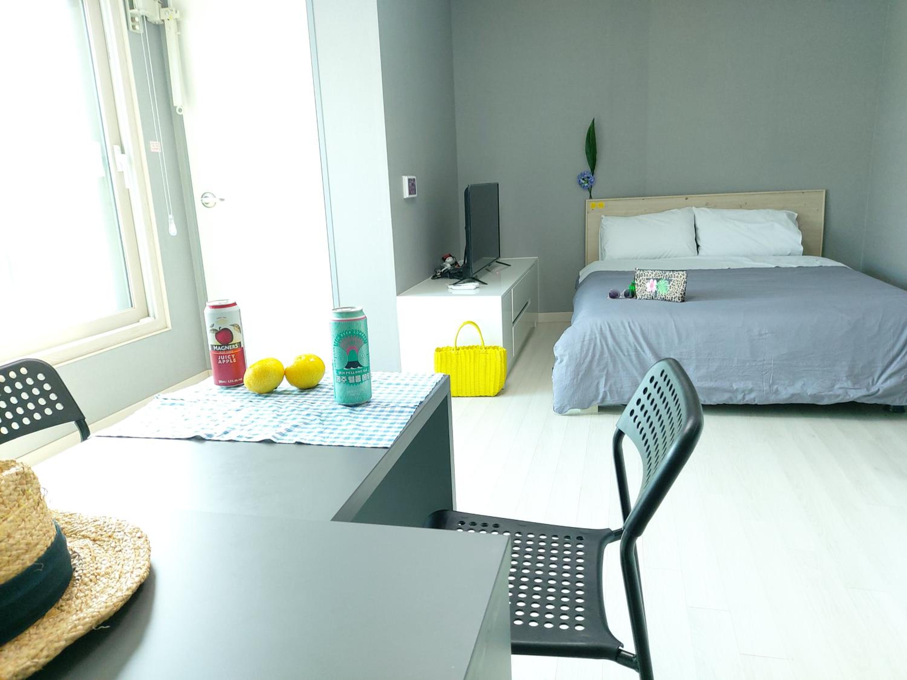 Queen Room with Sea View - Photo 35