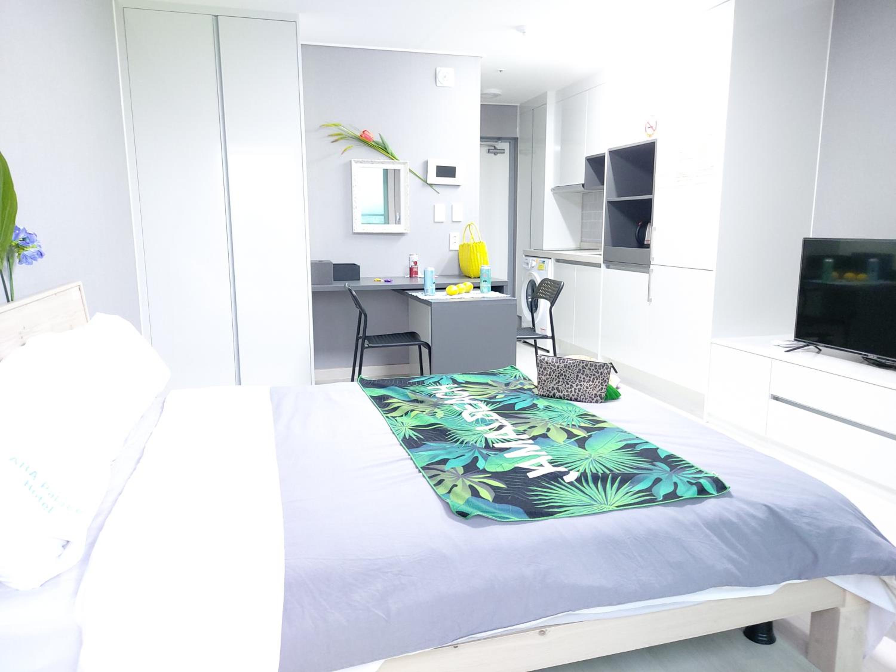 Queen Room with Sea View - Photo 41