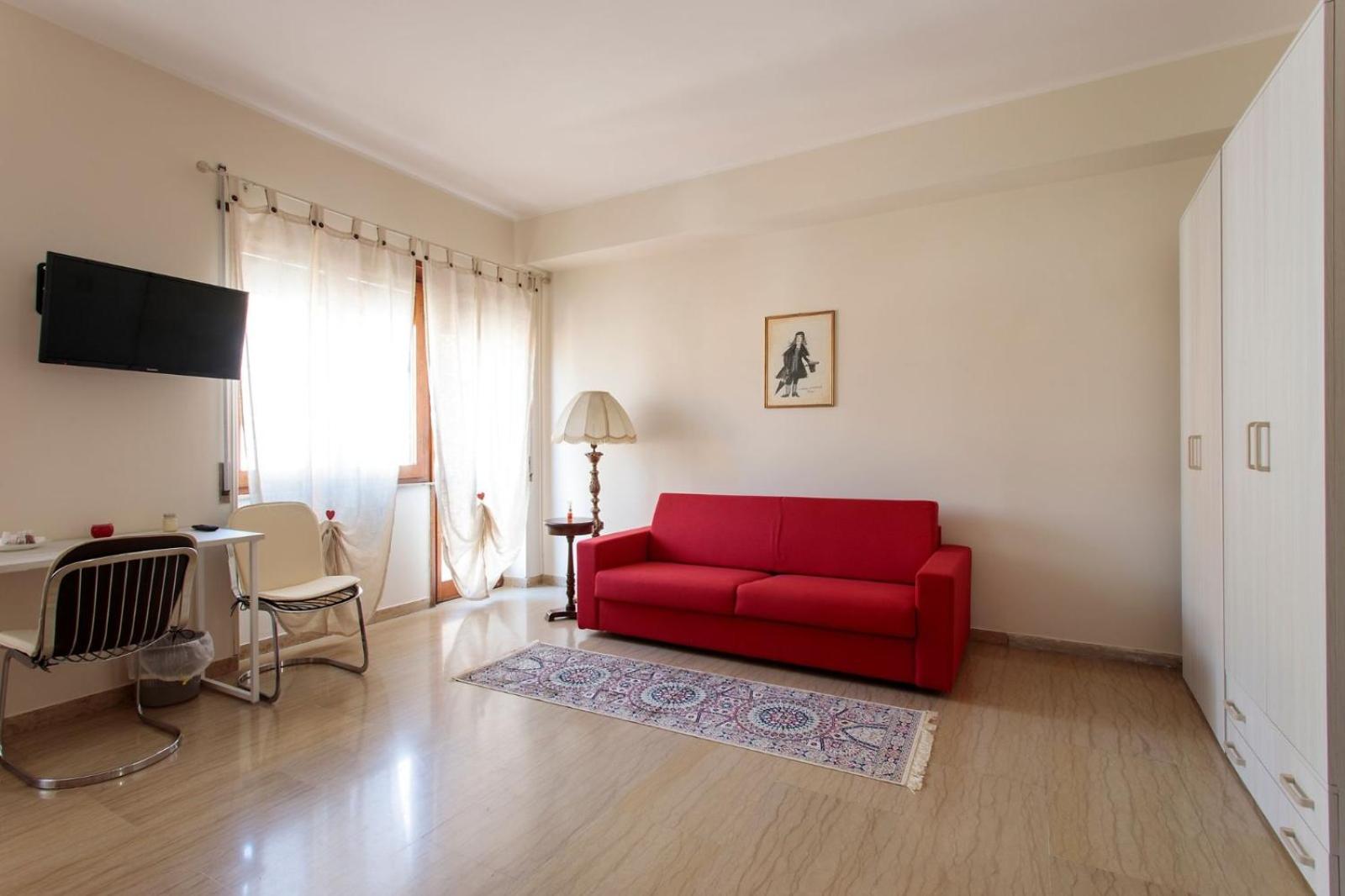 Family Room with Balcony and Private External Bathroom - Photo 6