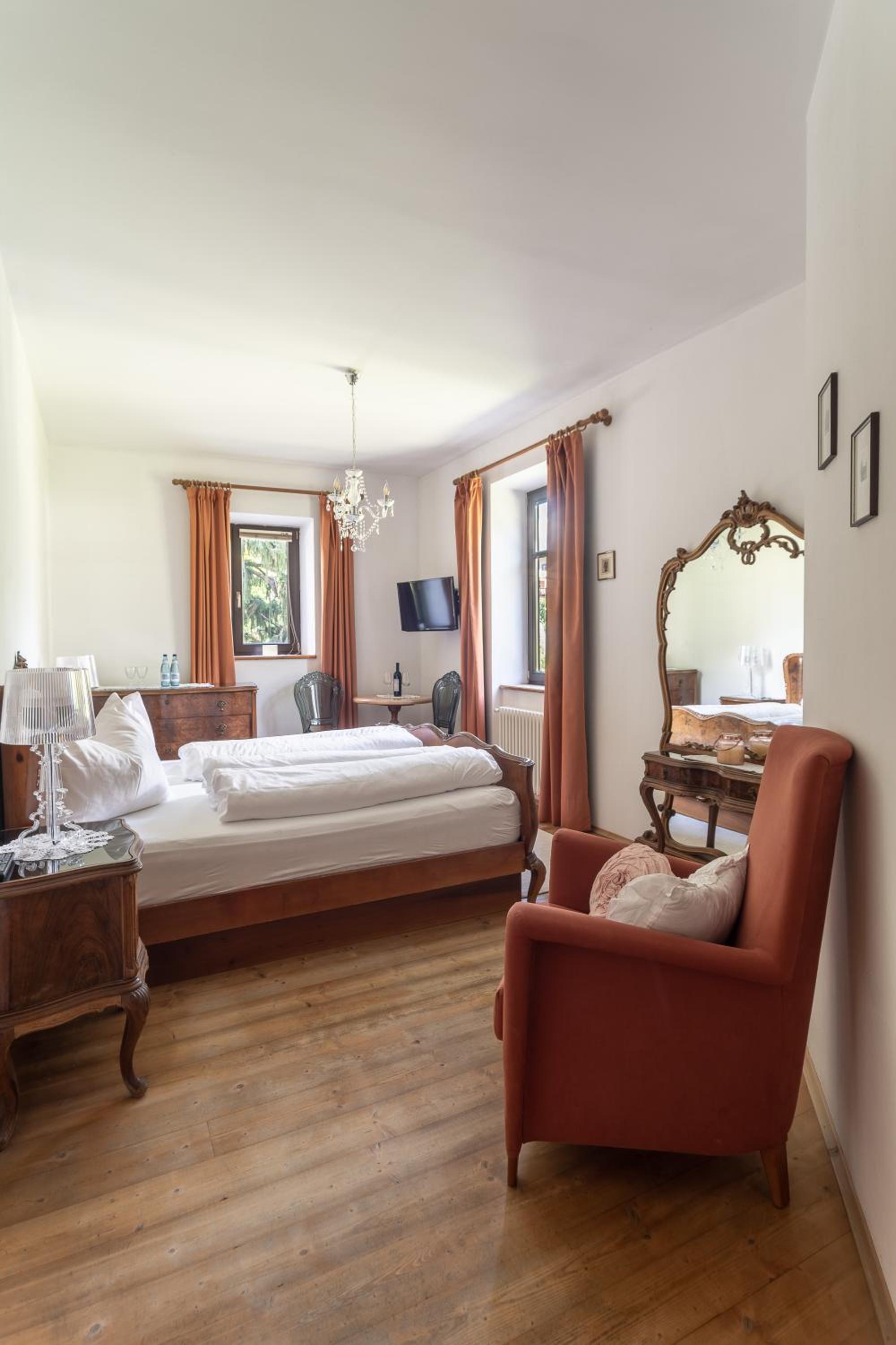 Double Room with Mountain View - Photo 1