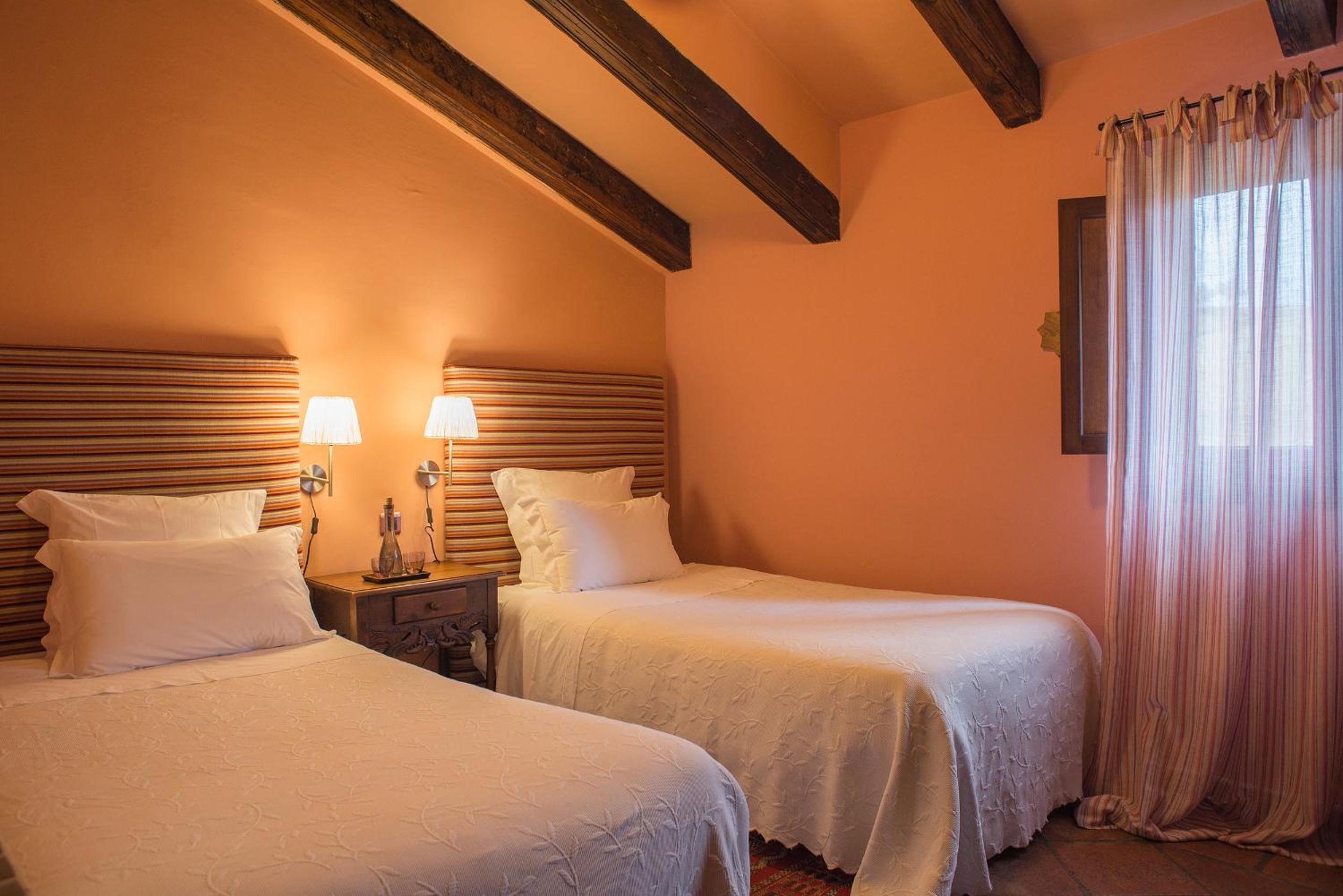 Double or Twin Room - Photo 6