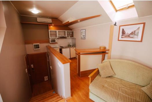 One-Bedroom Apartment - Photo 5